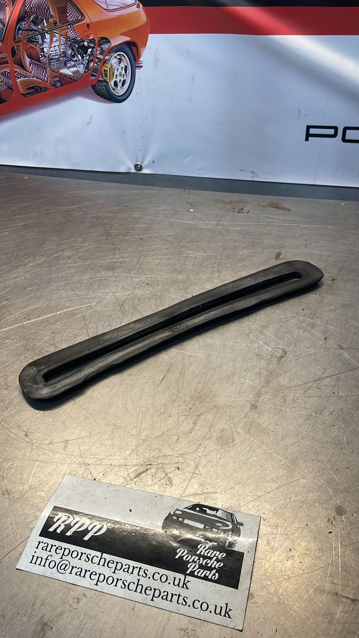 Porsche 928 AC heater defroster vent rubber seal, used