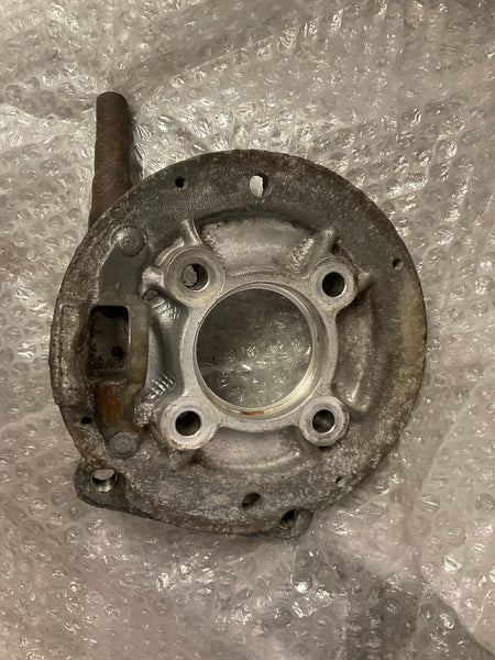 Porsche 924 TURBO / 944 brake caliper carrier bracket 477609425B (left) hand brake cable support