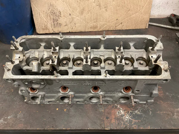 Porsche 924 2.0 gebrauchter Zylinderkopf zur Reparatur 047 103 373 047103373