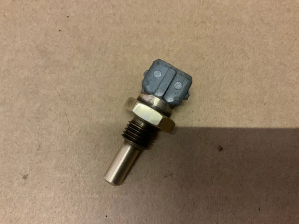 Porsche 924 944 sensore del liquido di raffreddamento usato 0 280 130 026