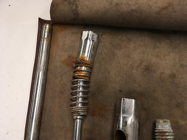 Porsche 924/944 tool roll part set brown holder