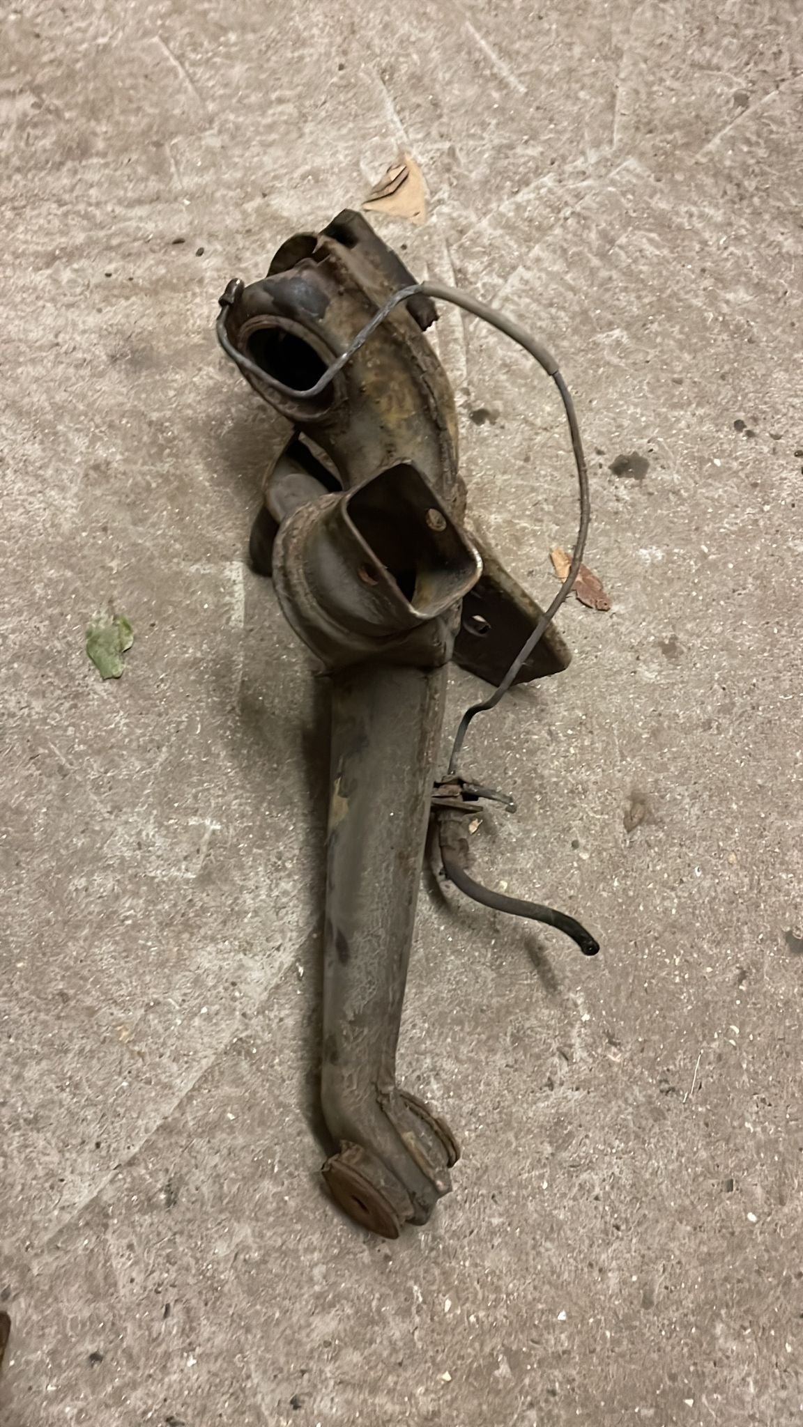 Porsche 924 944 Early steel trailing arms, left and right, used