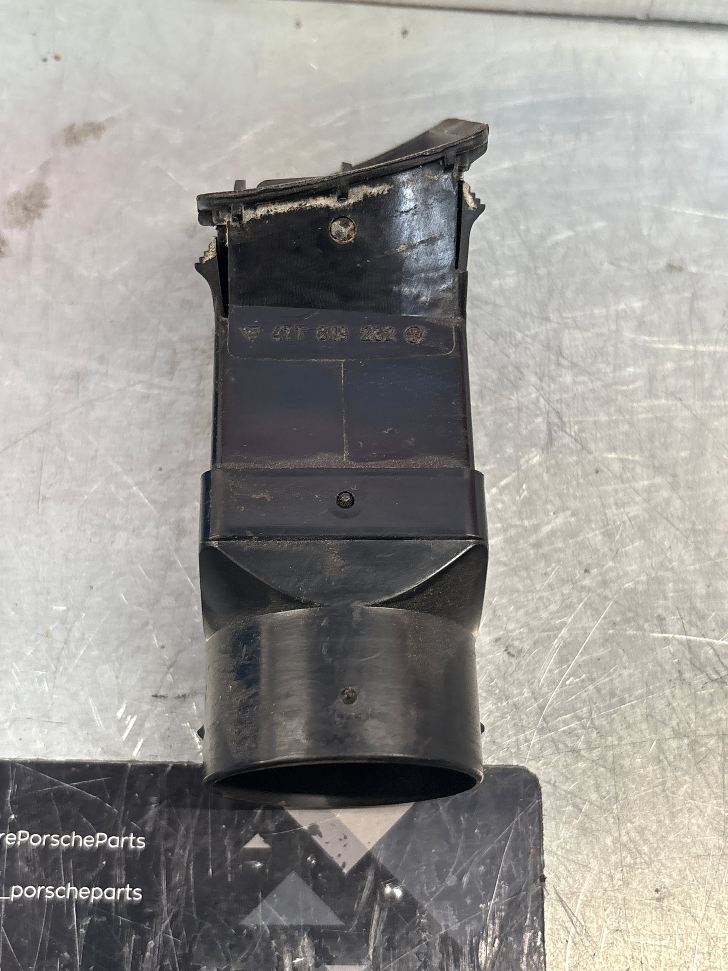 Porsche 924/944 Black dash air vent. Right hand, with connecting piece 477819232 / 477819717 used