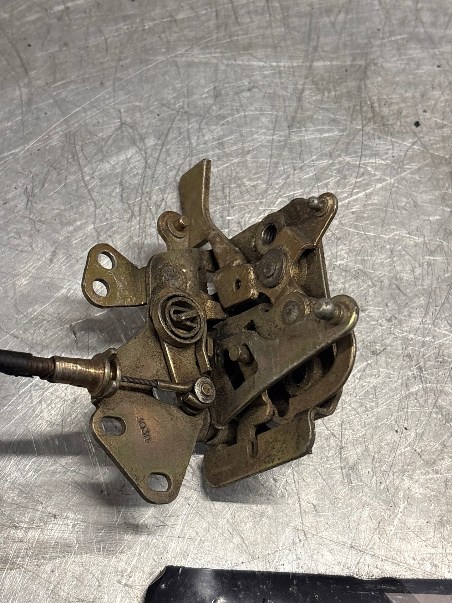 Porsche 928 left door lock mechanism 92853705305 used