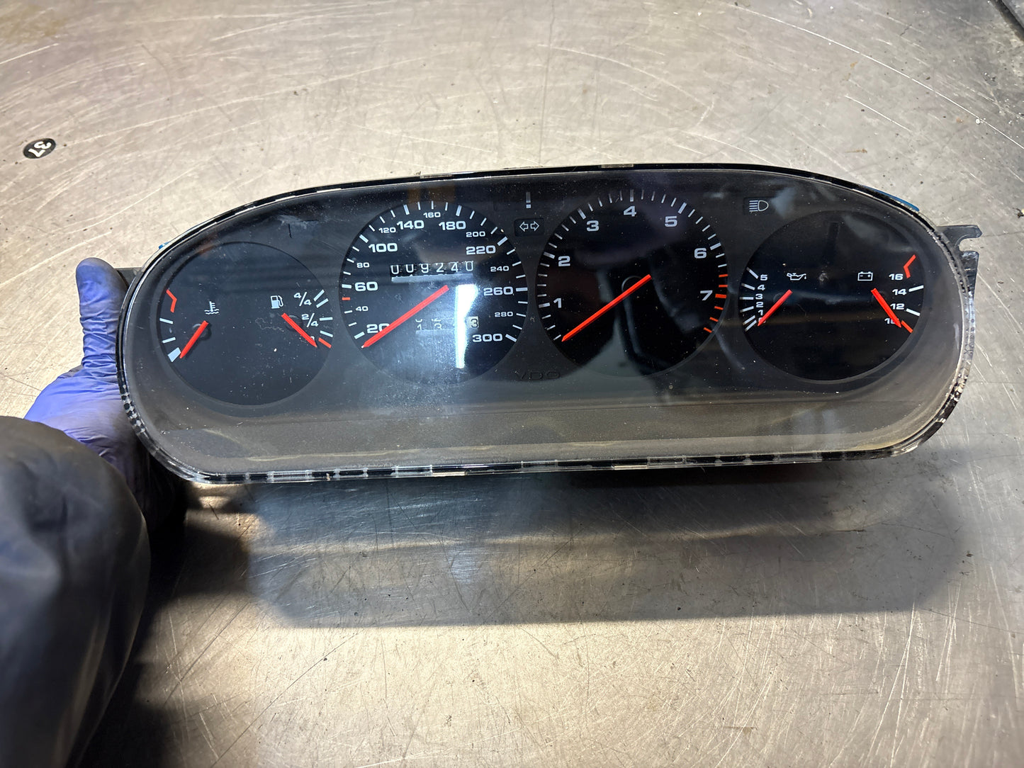 Porsche 968 dash clock binnacle pod speedometer, 94464131163 used 009240 km plastic screen has some small scratches
