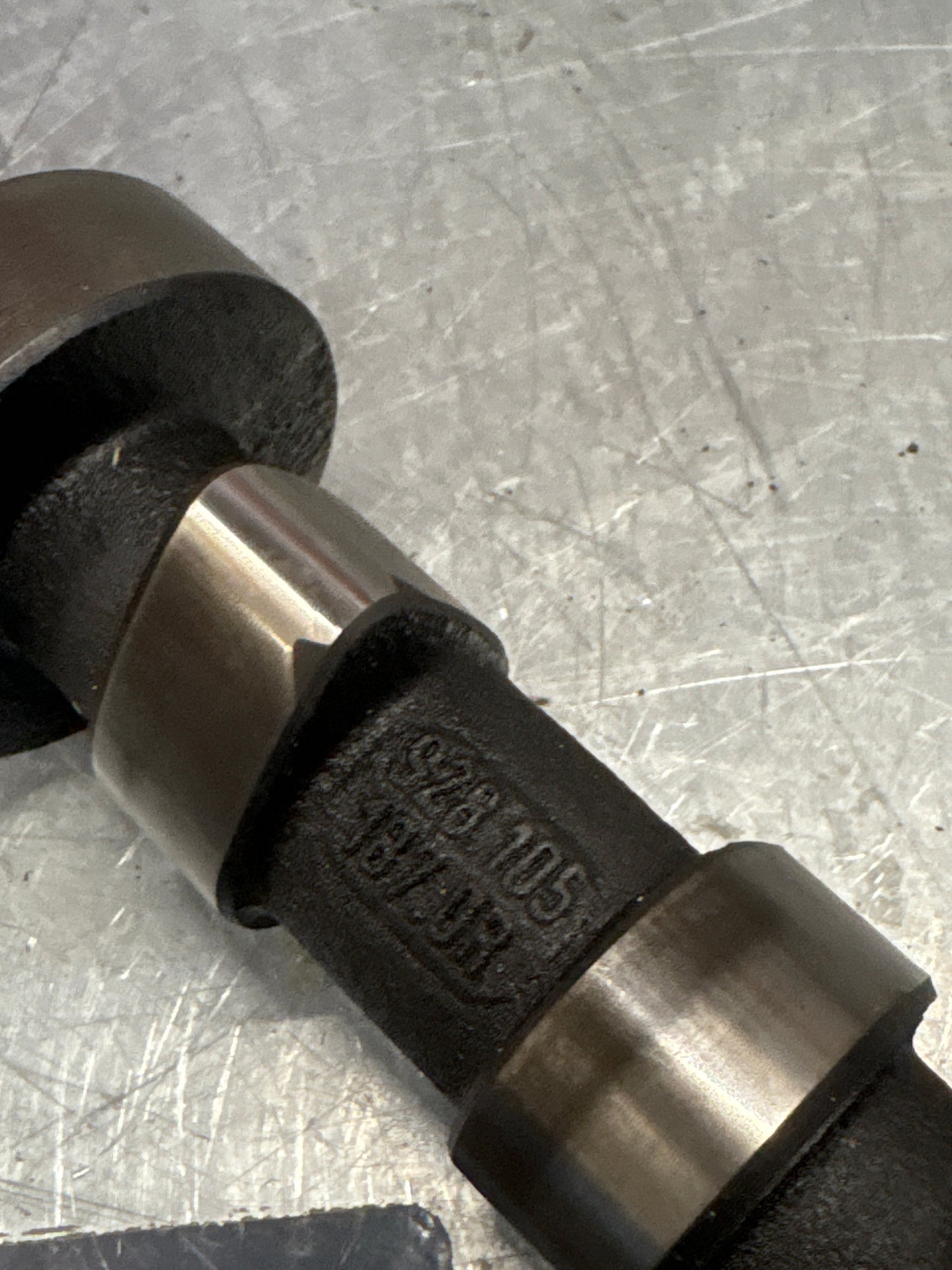 Porsche 928 cam shaft, used 9281051870R
