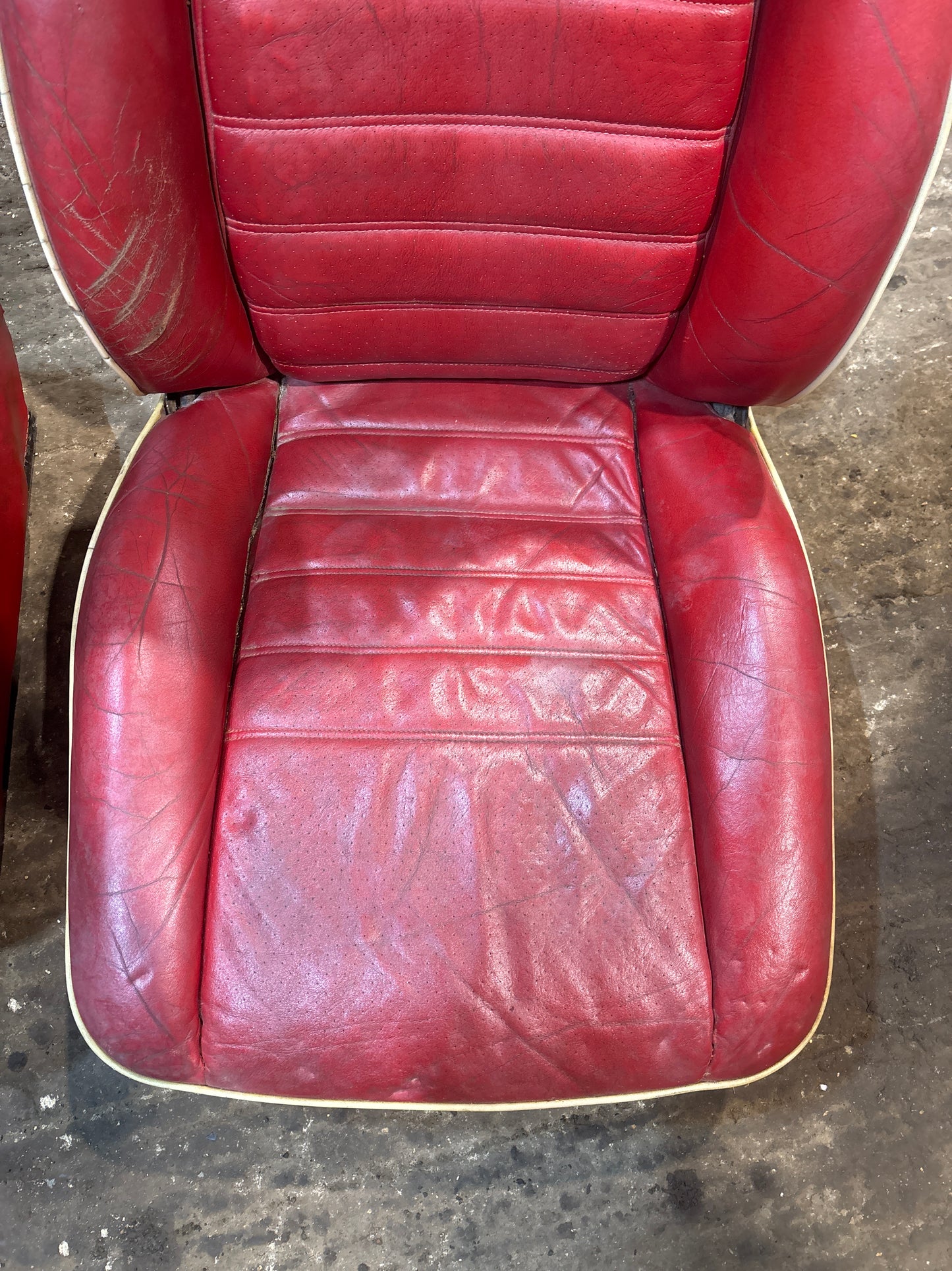 Porsche 944 Red Electric Front seats For Refurb, not tested!!