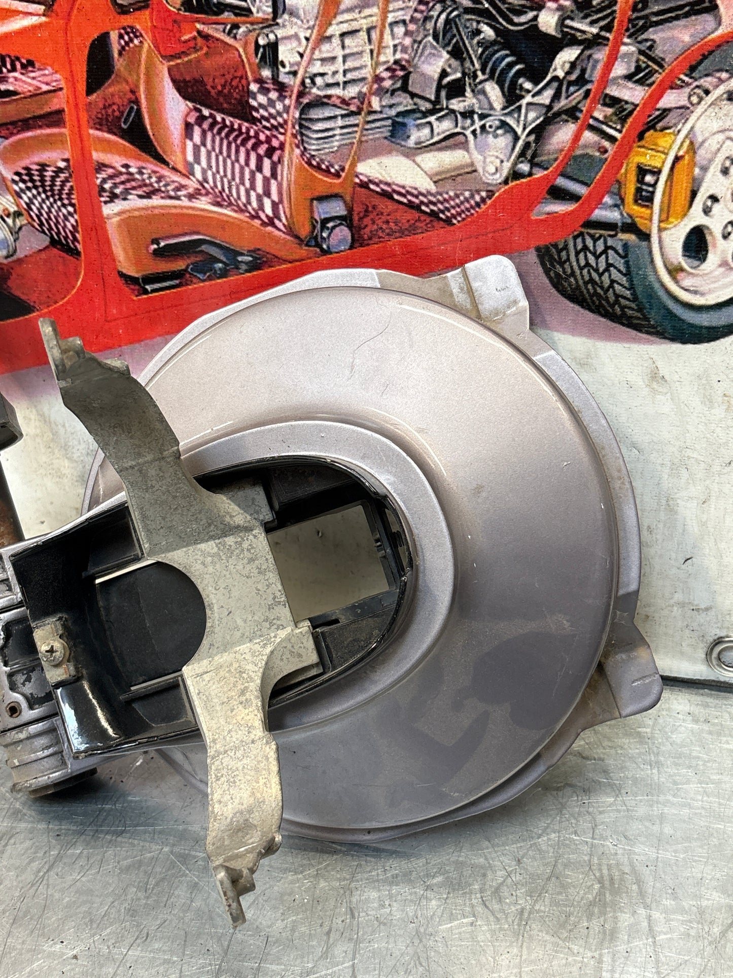 Porsche 928 right headlight swivel frame 92875024902 92875024302 used