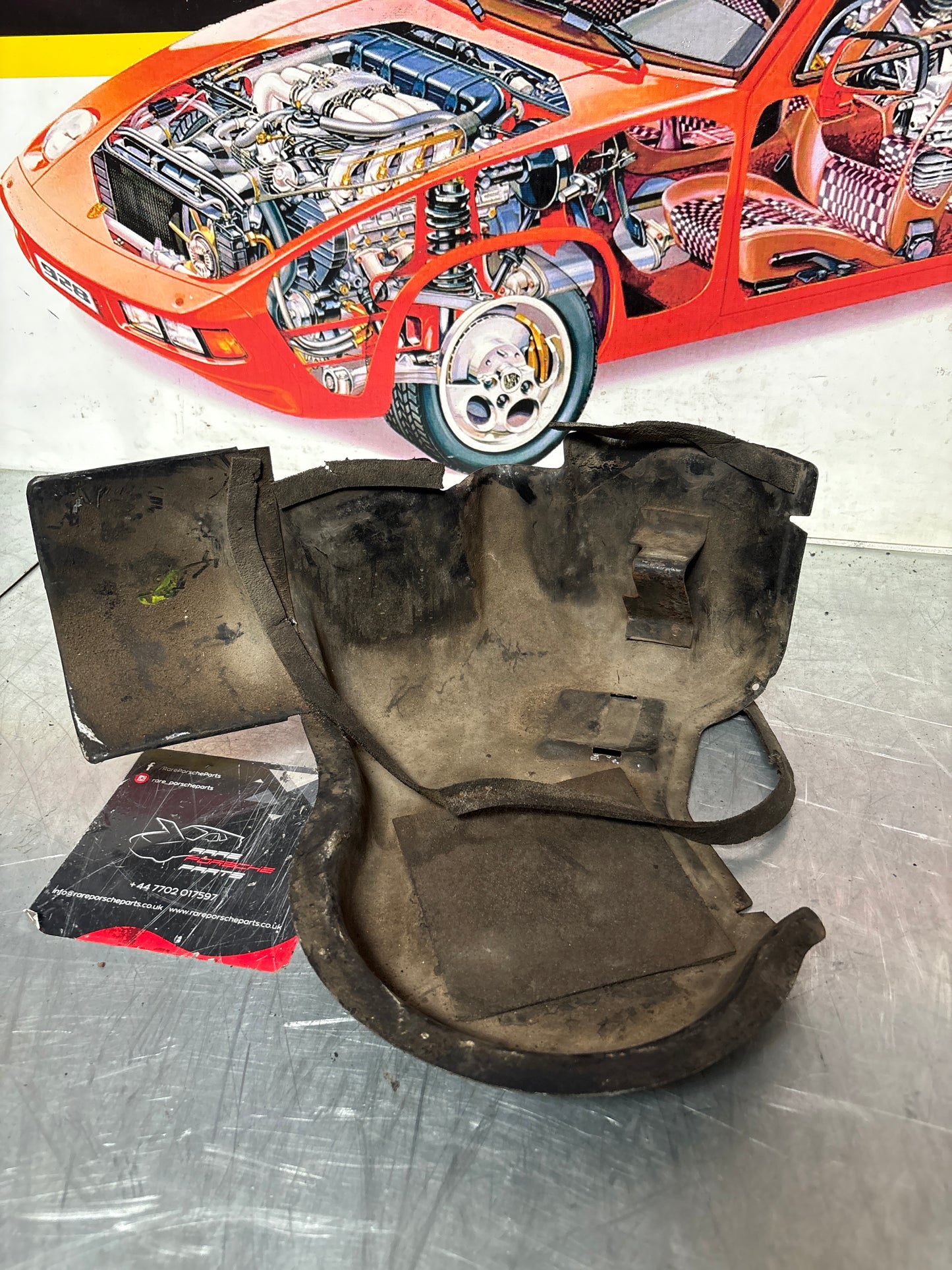 Porsche 944 85.5- fuel pump cover plate 94420133100