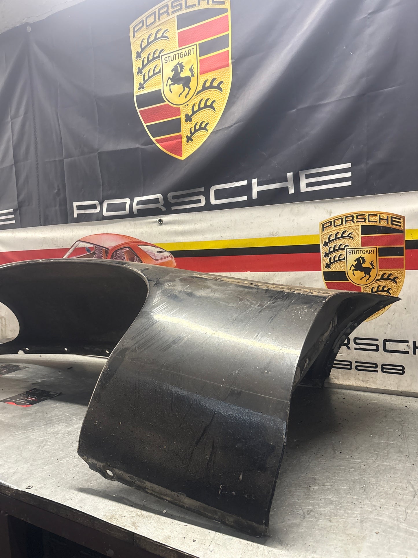 Porsche 928 -87 front left wing, 92850301103 used