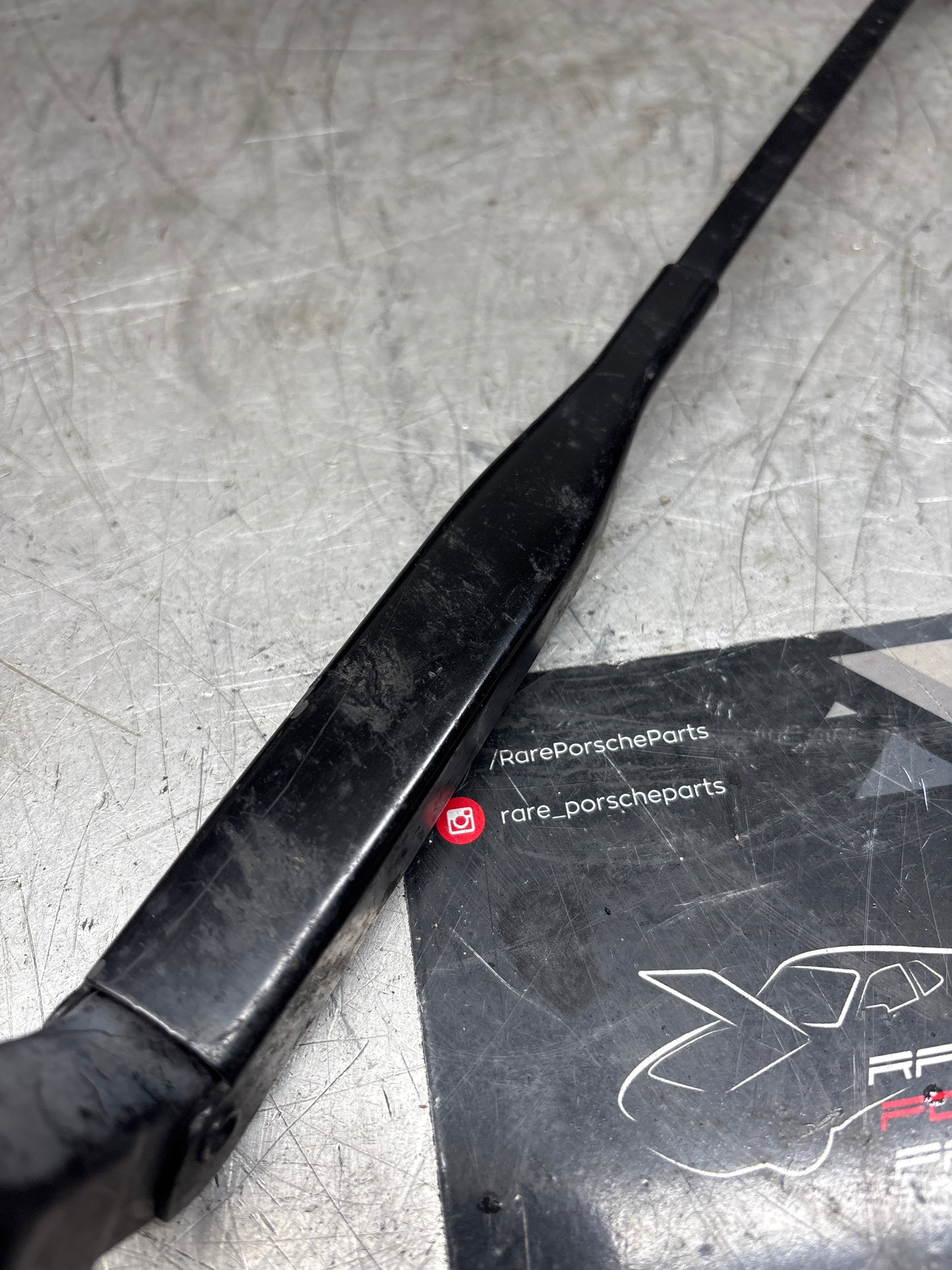Porsche 911 1974-89 / 964 1990-94 front wiper arm RHD, 96462802802