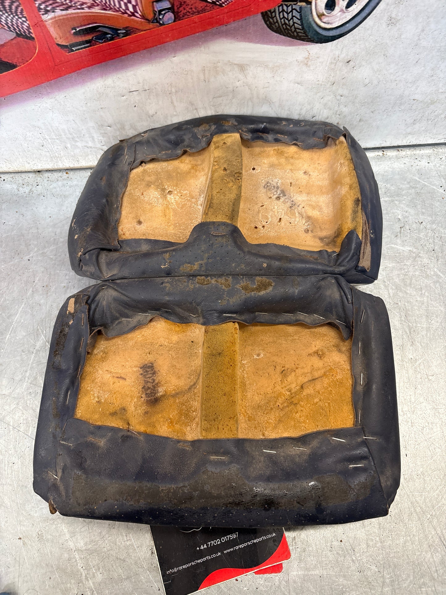 Porsche 928 rear right seat upper and middle cushion, leather, blue, used 92852204650 / 92852208851