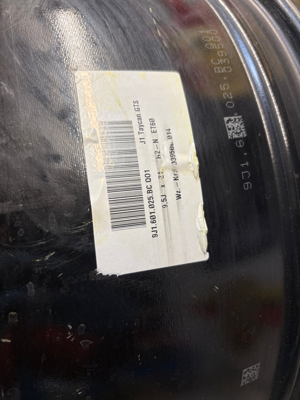 Porsche Taycan GTS 9.5Jx21” ET60 alloy wheel, 9J1601025BC, used for spares or repair