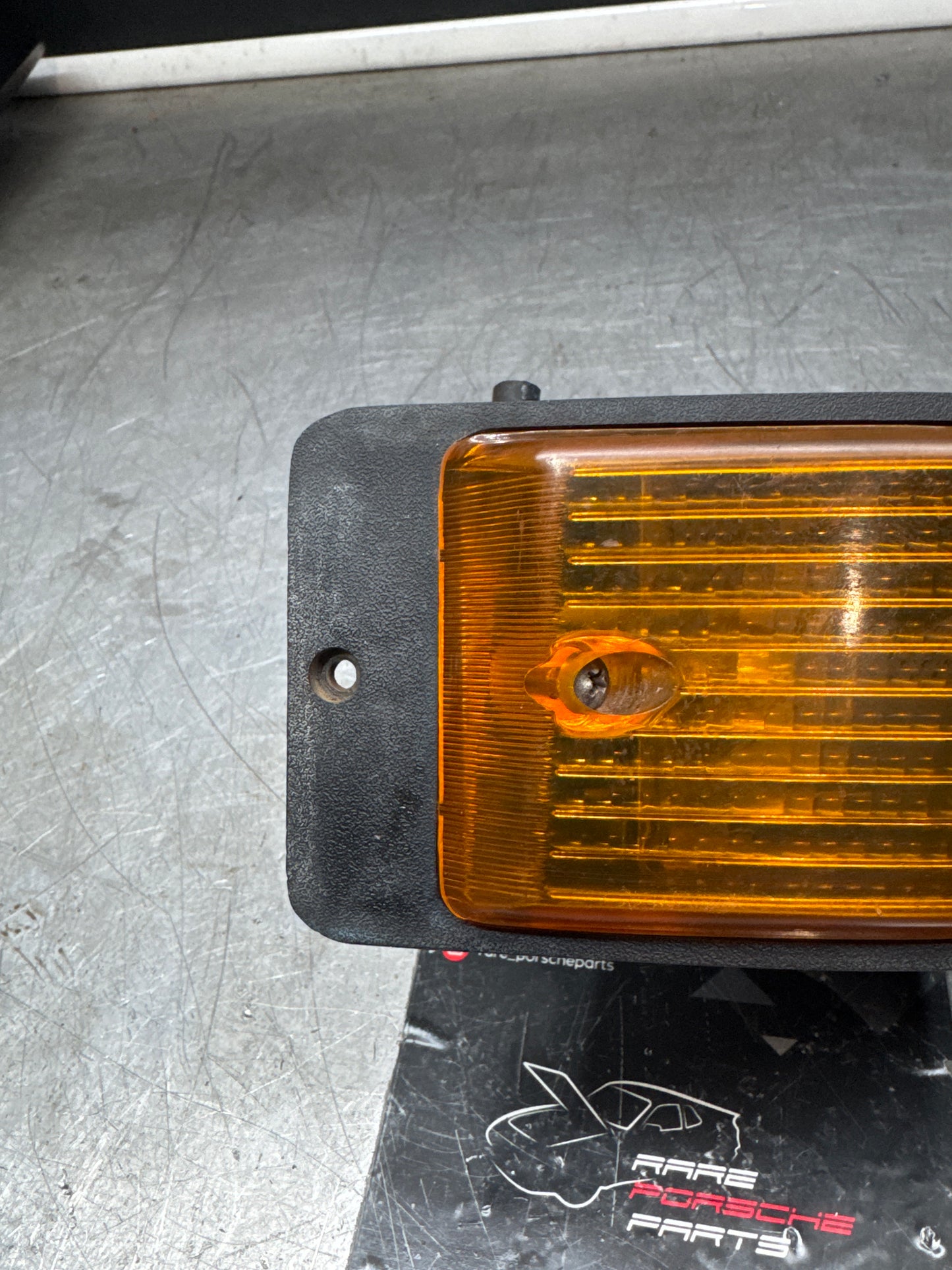 Porsche 924 O/S LH Front indicator unit used 477953065A