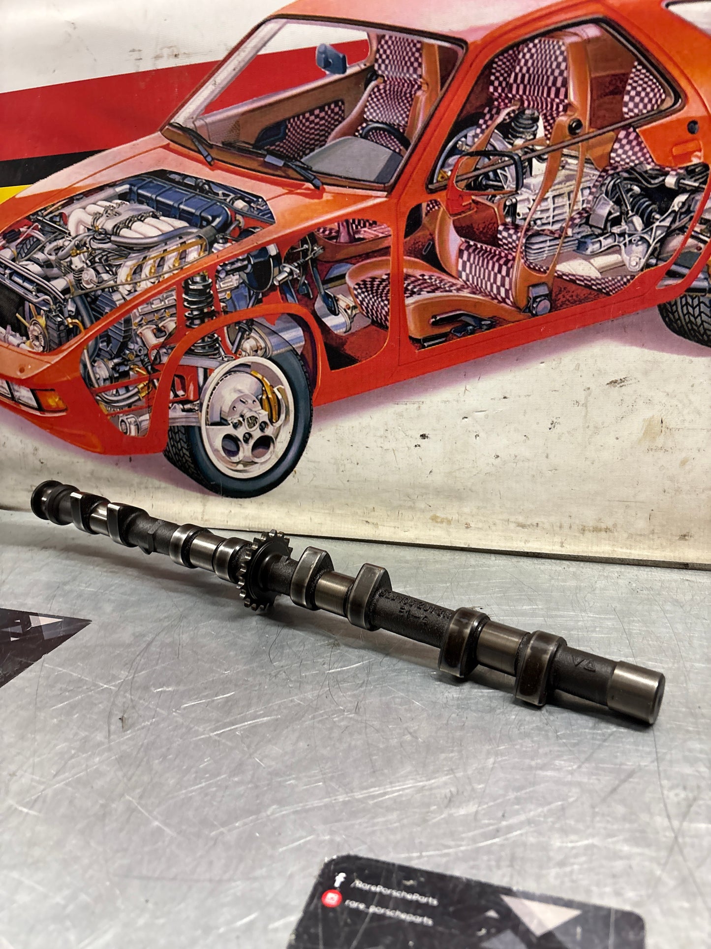 Porsche 928 S3 M28.45/46 engine Camshaft, intake side, cylinder 1-4, used 9281052913R / 92810529108