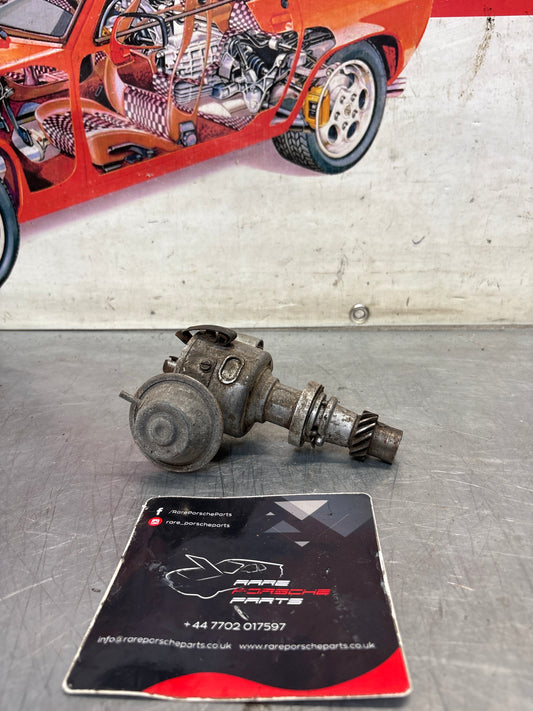 Porsche 924 ignition distributor, used 0231170202 / 047905205B