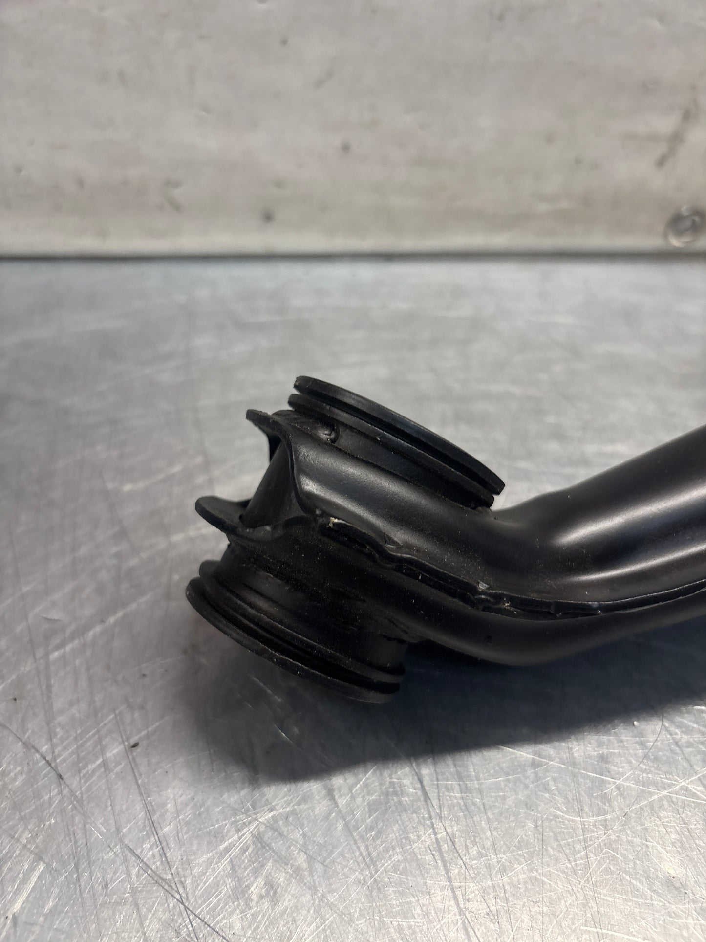 Porsche 924 944  -85.5 Rear left trailing arm,  refurbished 94433102100
