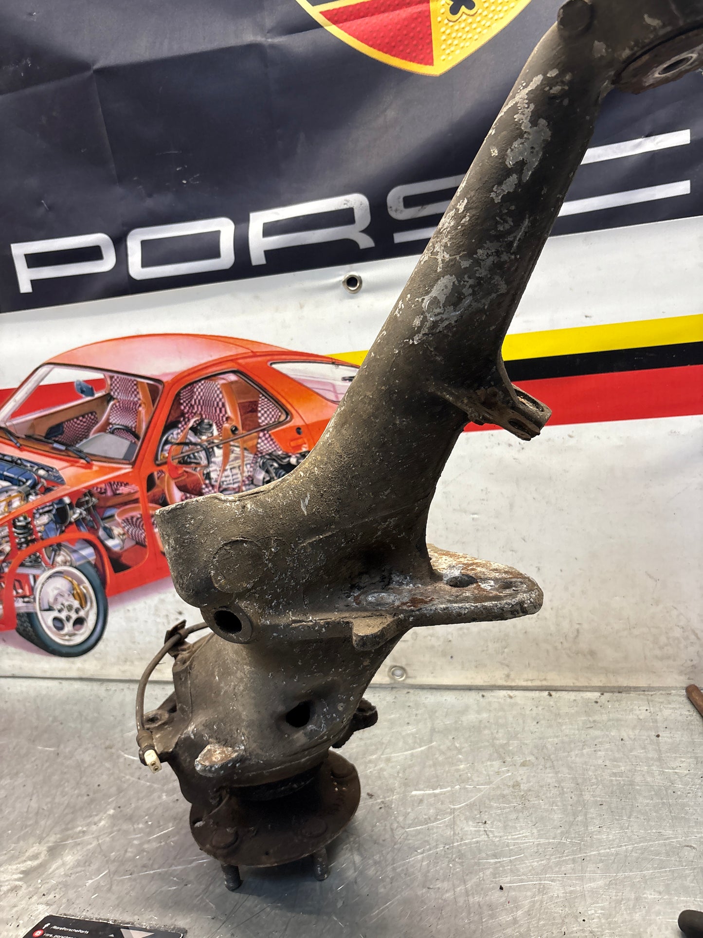 Porsche 944 alloy rear left trailing arm, used 95133151305 / 9513315134R used, with hubs