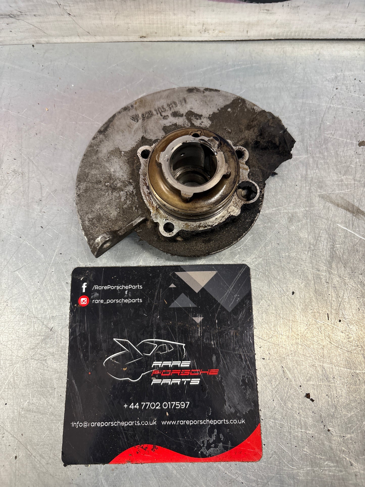 Porsche 928 camshaft cover bearing, used 9281051192R