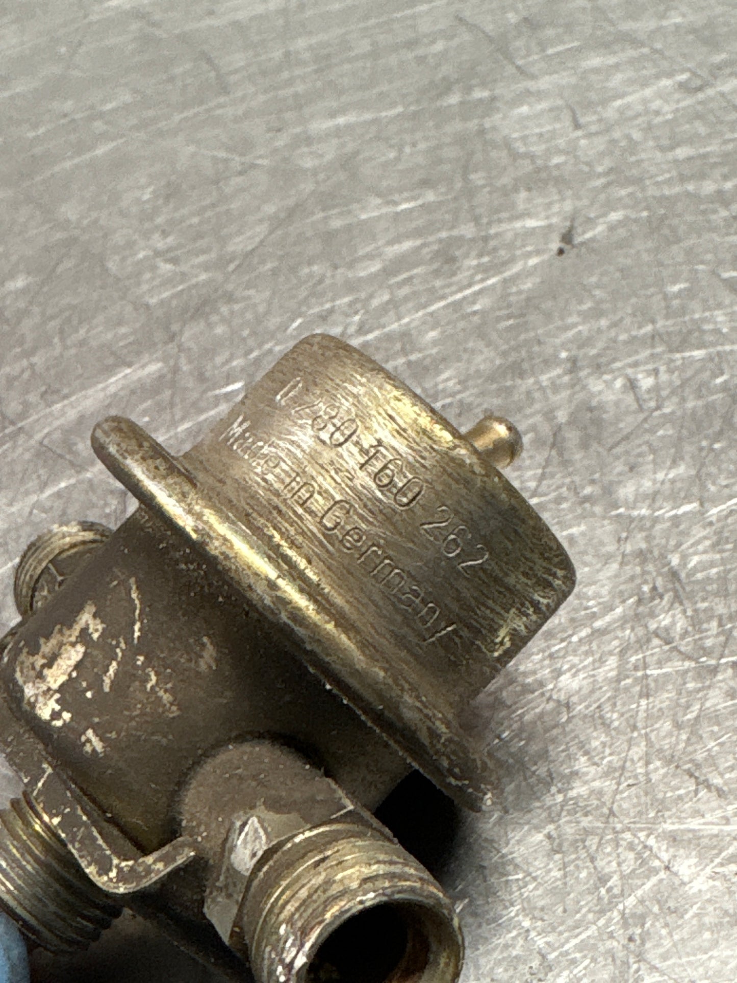 Porsche 928 Fuel pressure regulator, used. 0280160262