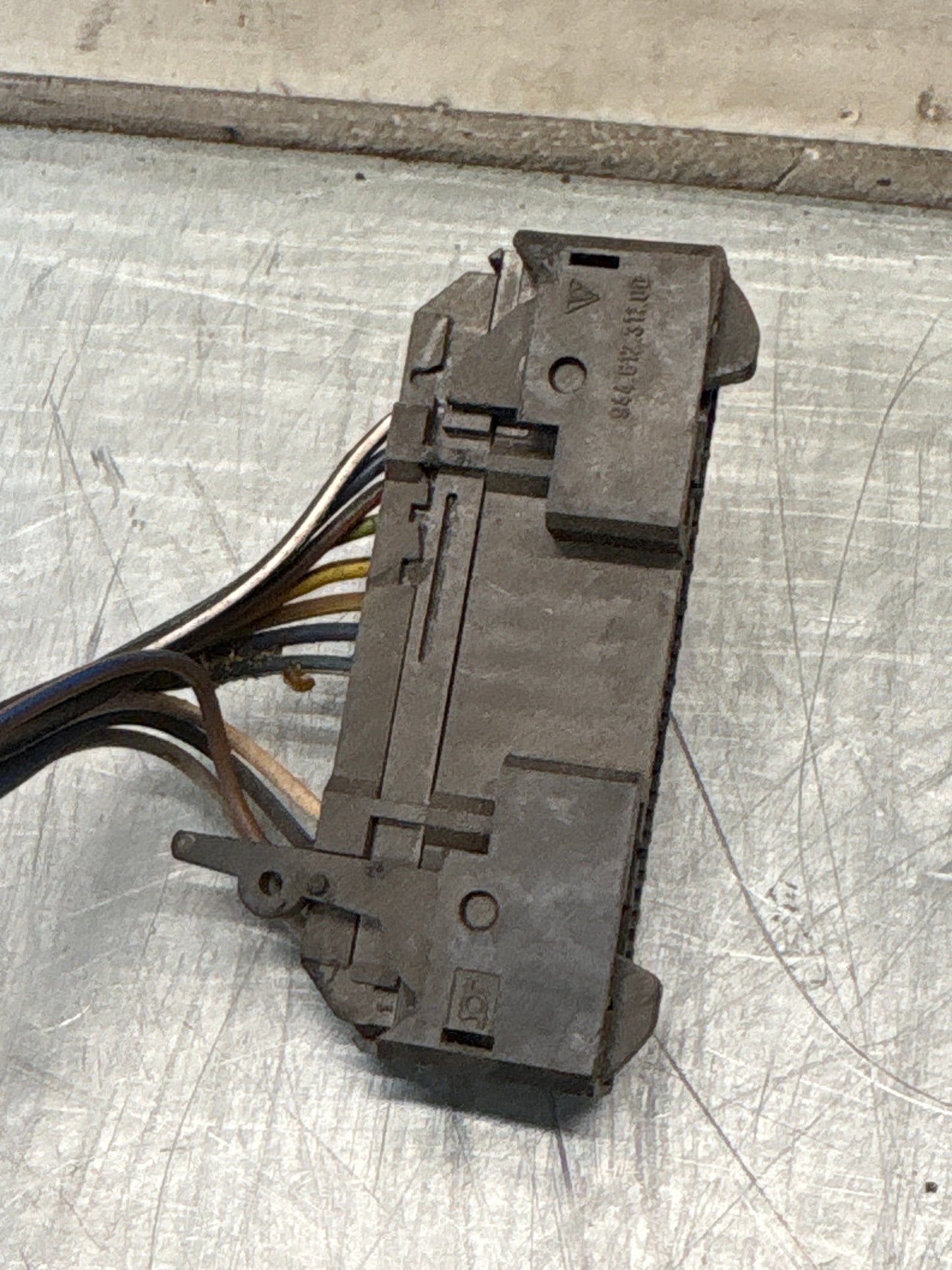 Porsche 944 cable harness connector, for spares or repair 94461231100