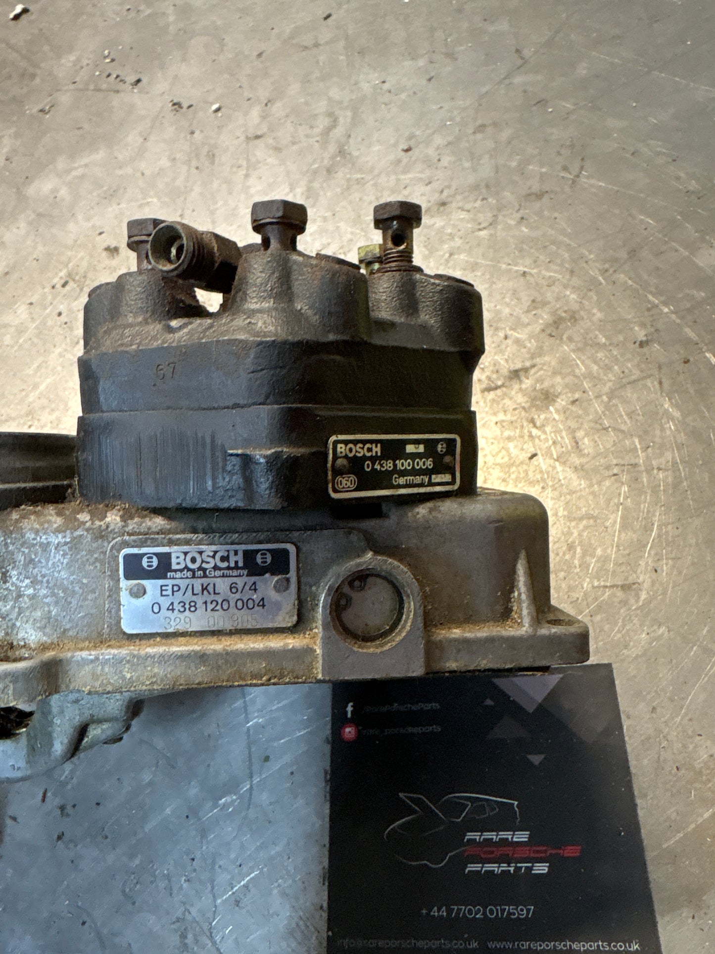 Porsche 911S 2.7, Fuel Distributor with electrohydraulic actuator and air flow meter, used 0438120004 / 0438100006