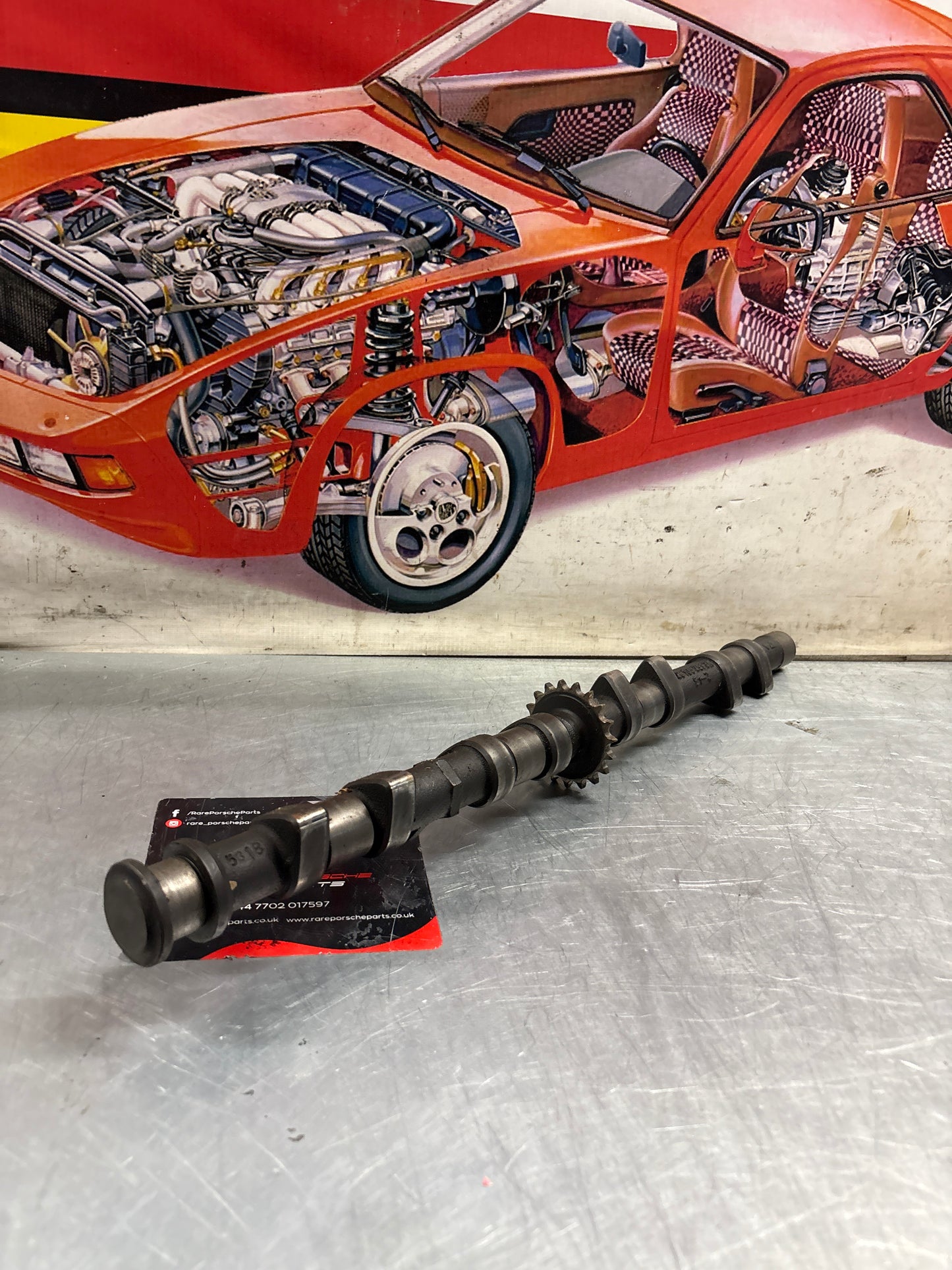 Porsche 928 S3 M28.45/46 engine Camshaft, intake side, cylinder 1-4, used 9281052913R / 92810529108