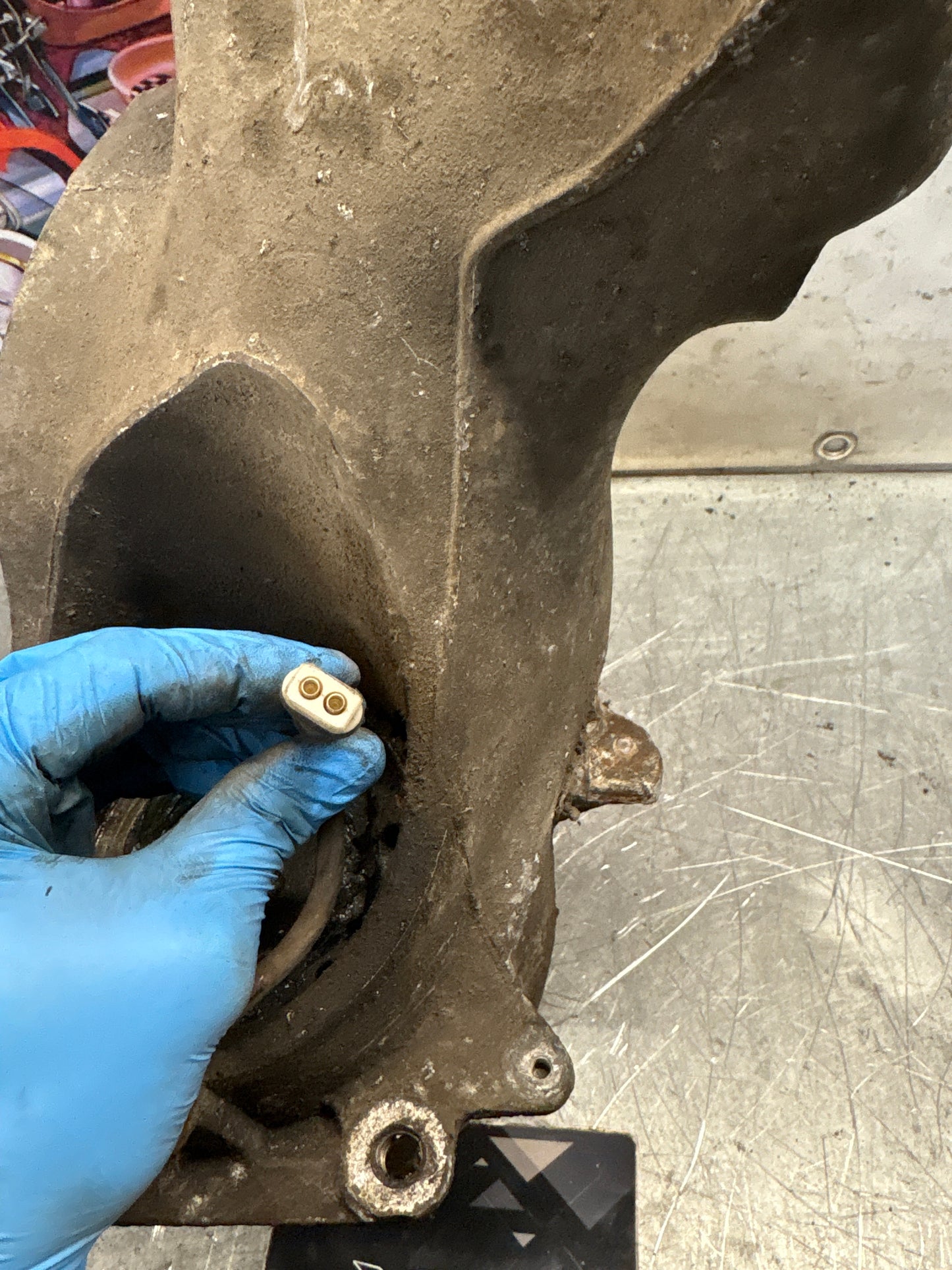 Porsche 944 alloy rear left trailing arm, used 95133151305 / 9513315134R used, with hubs