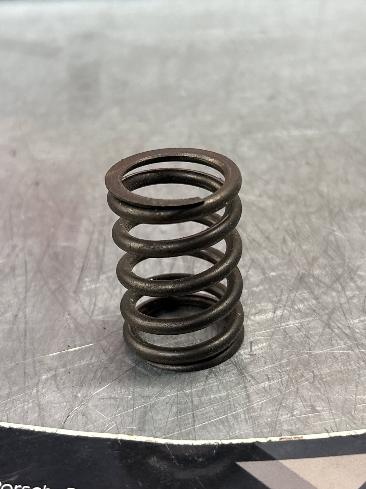 Porsche 944 S2 / 968 outer valve spring, used 94410590703