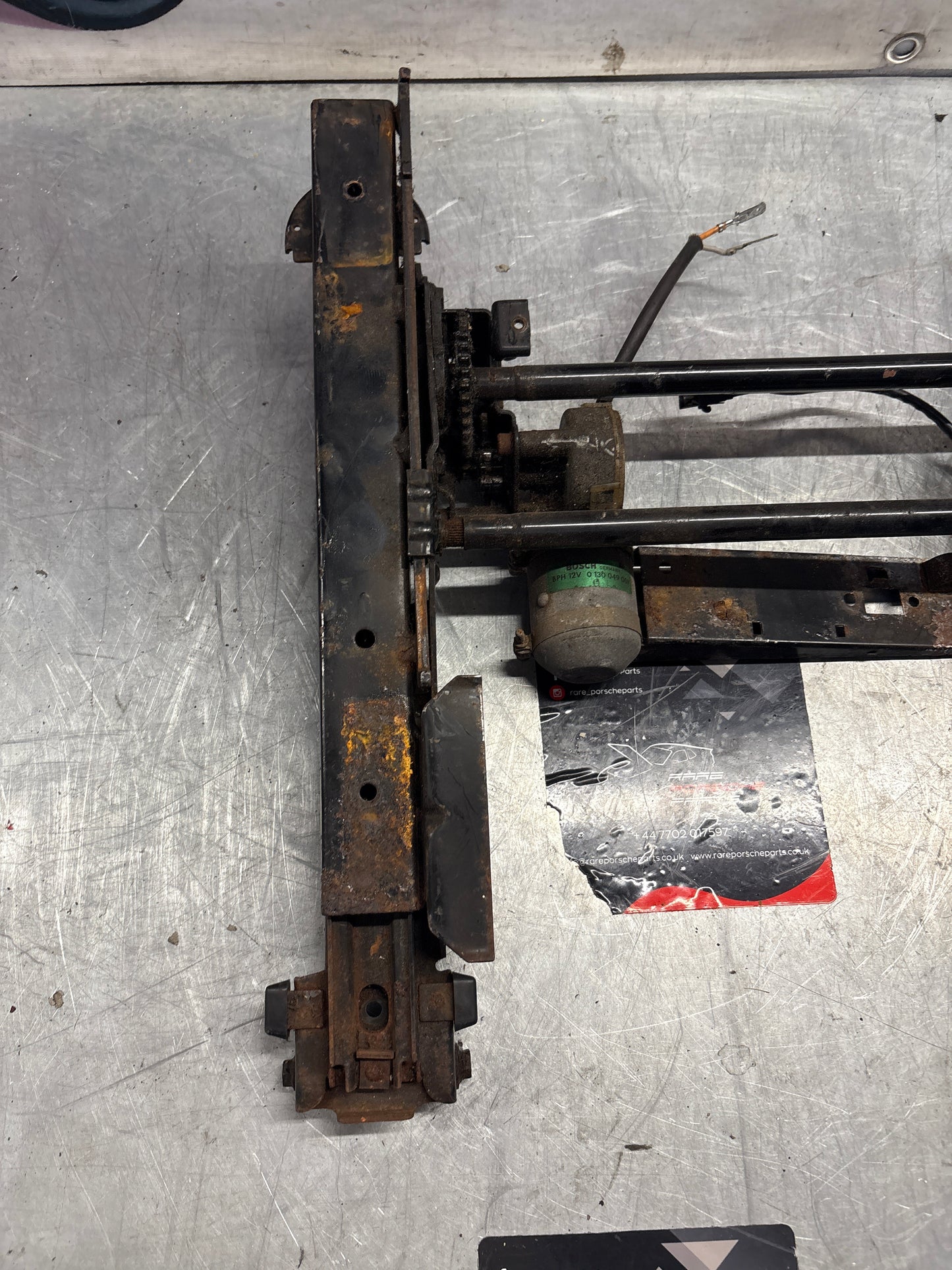 Porsche 928 electric seat rail seat frame, with motor, used 0130049007 / 0130049004 / 92852106102 / 92852106202