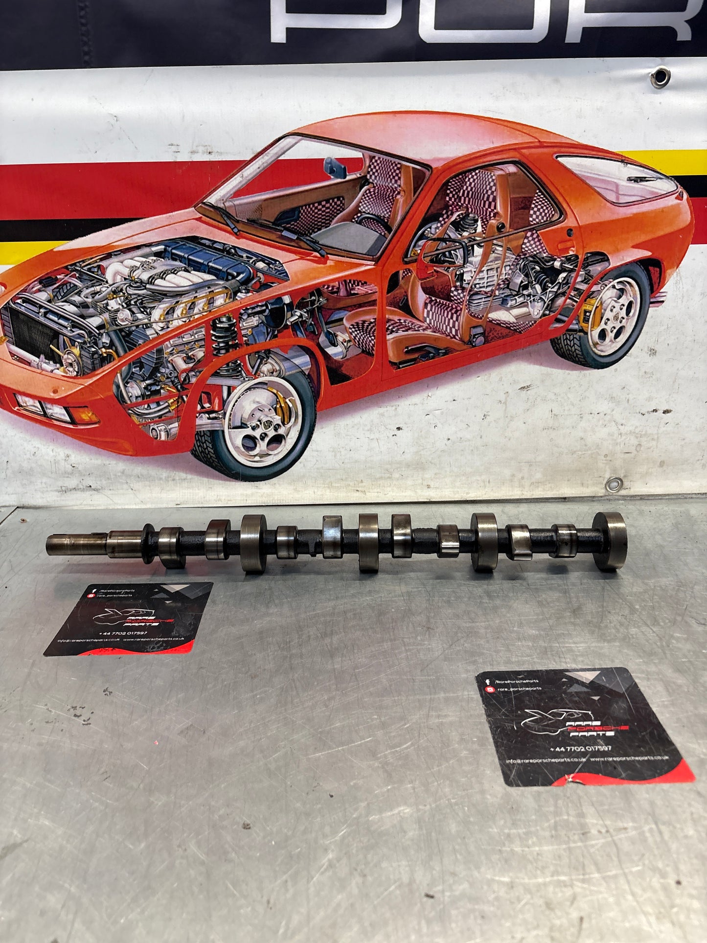 Porsche 928 cam shaft, for spares or repair 9281051880R