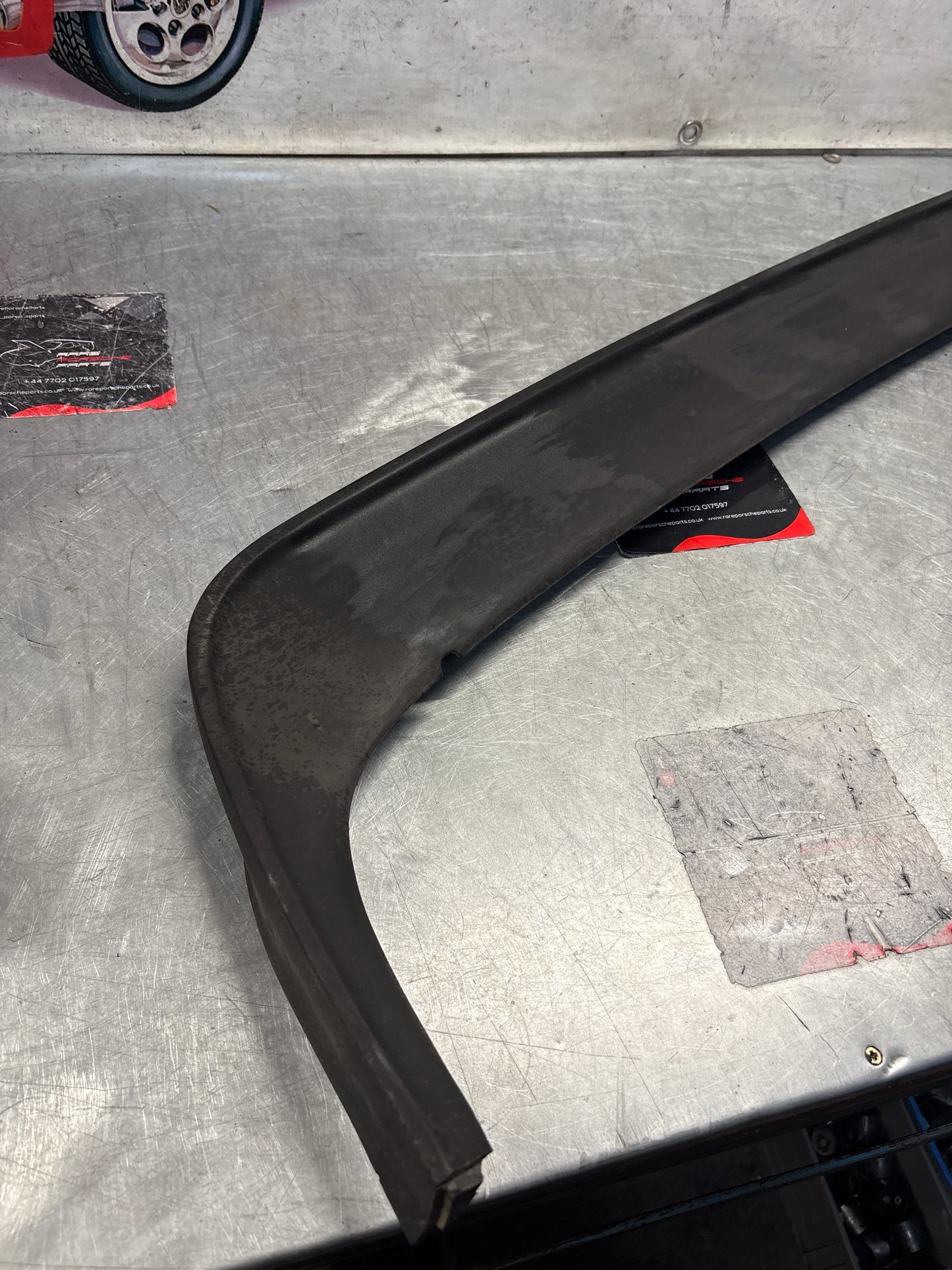 Porsche 924 rear boot center spoiler, used 477827555