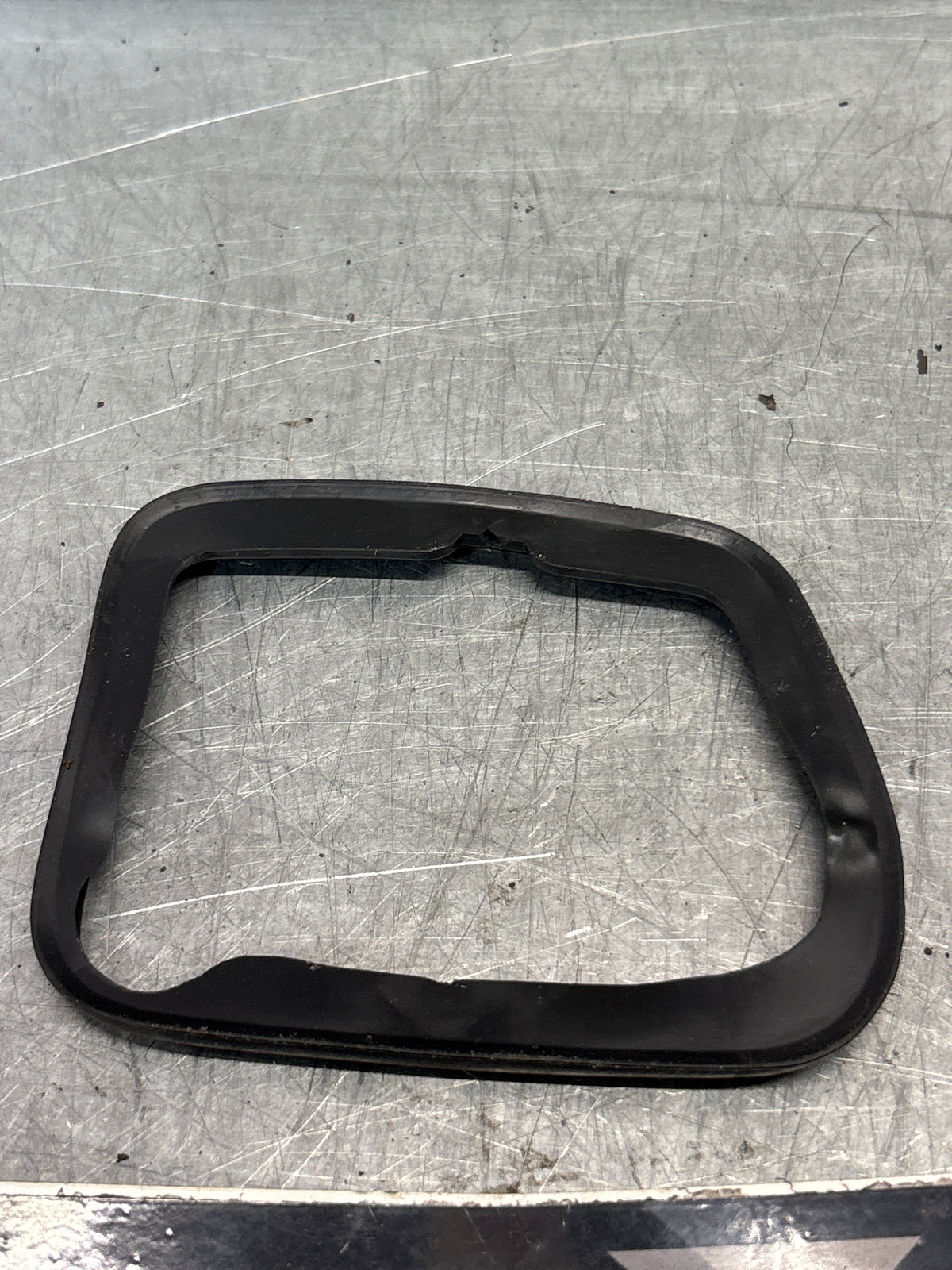 Porsche 924 / 944 early series 1 -85.5 mirror rubber gasket, LHD ONLY right Side 94473150800