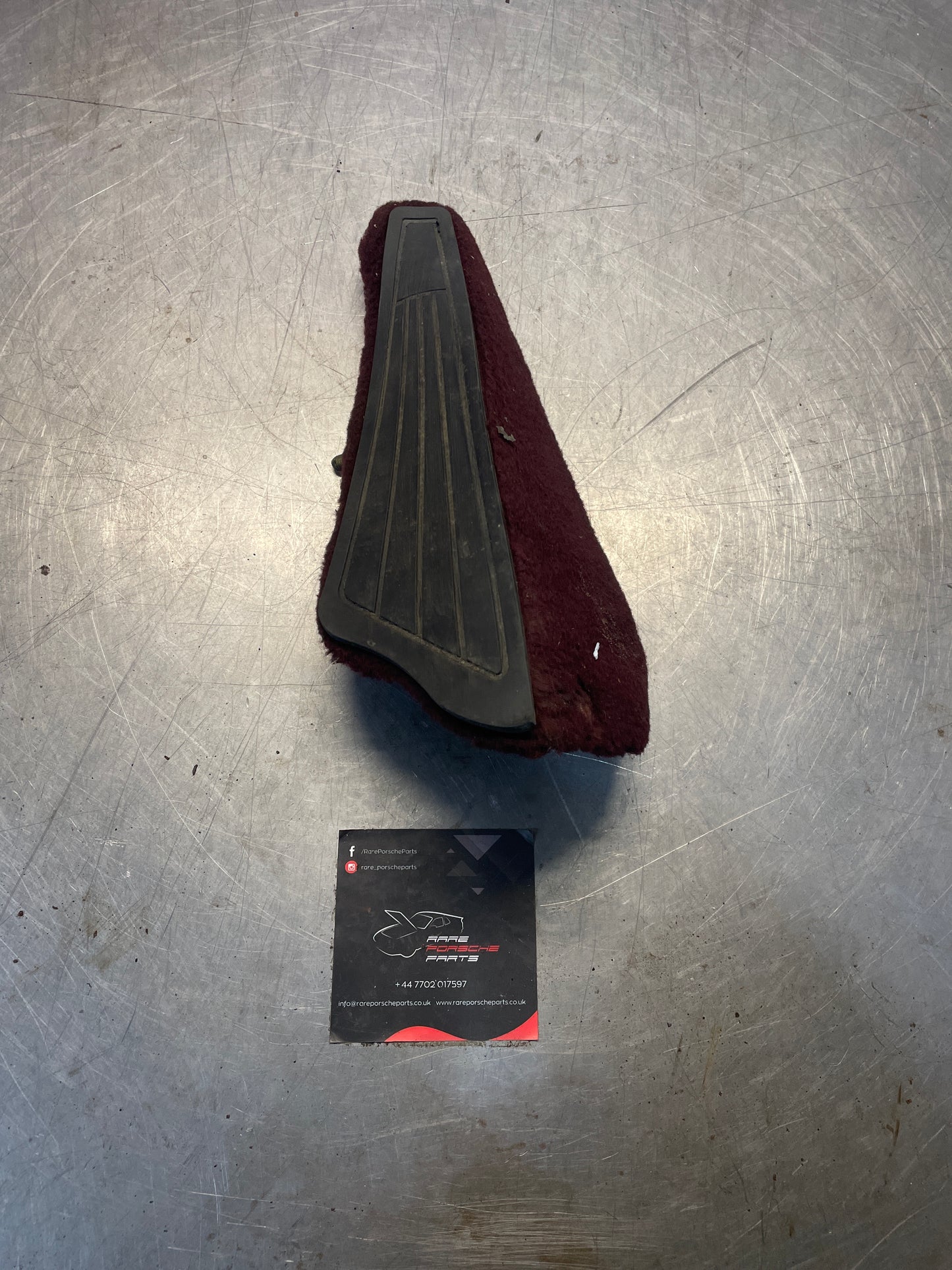 Porsche 928 foot rest, burgundy, RHD, used