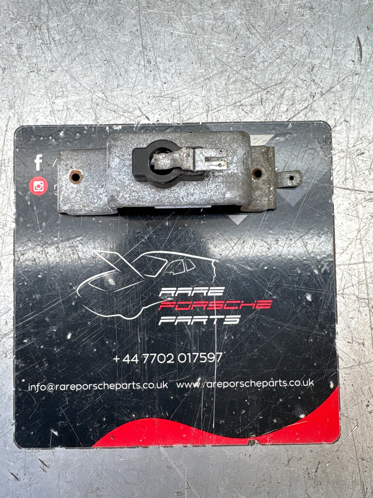 Alloggiamento luce targa posteriore Porsche 924 / 944 477943021A