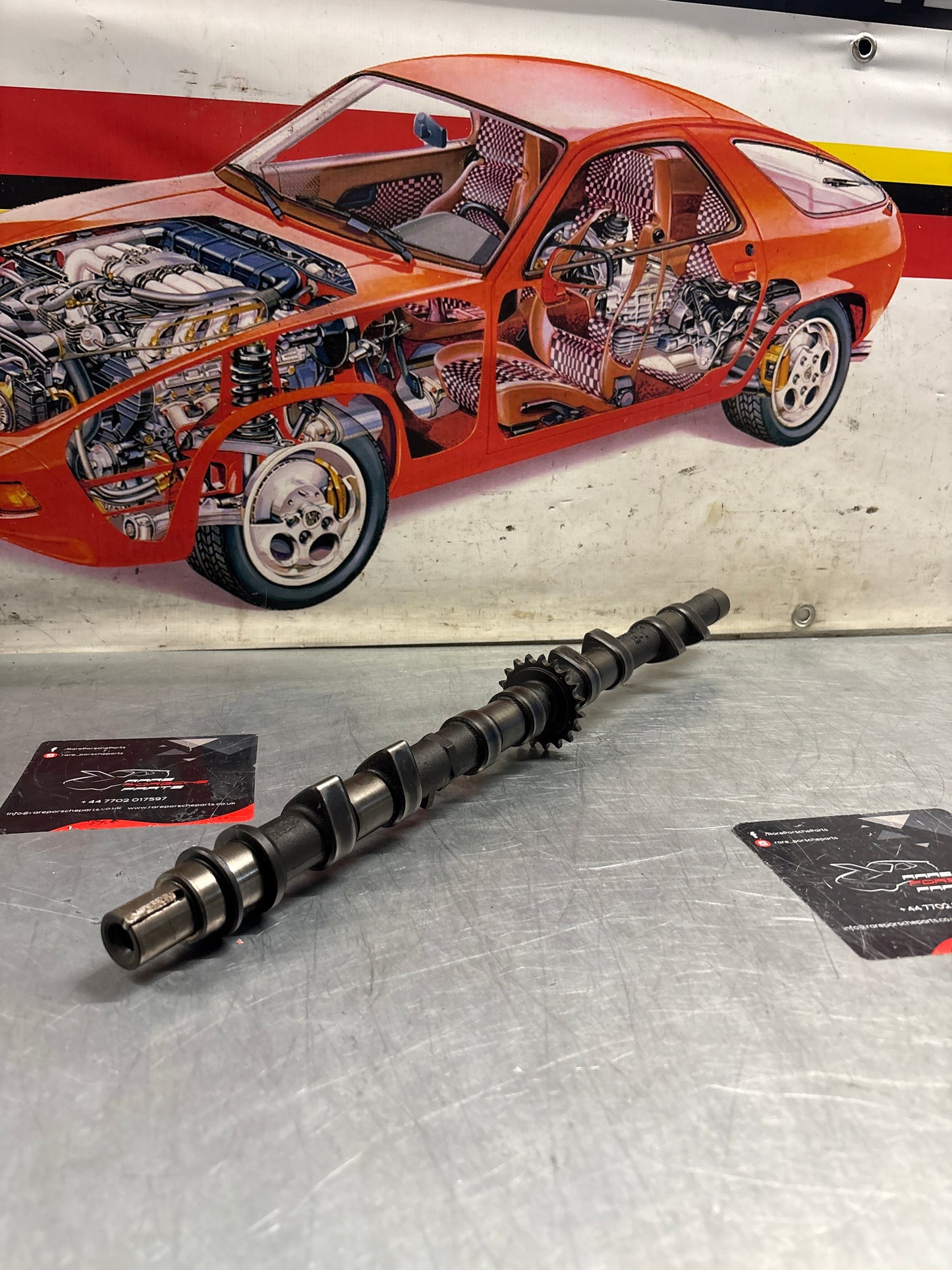 Porsche 928 S3 M28.45/46 engine Camshaft, exhaust side, cylinder 1-4, used 9281052932R / 92810529308