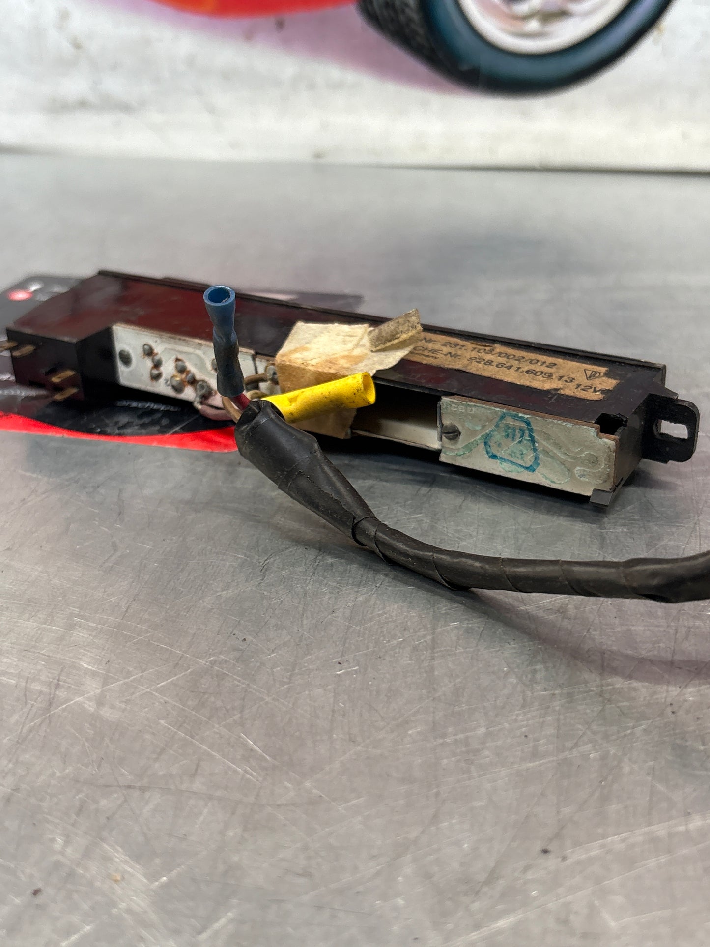 Porsche 928 front center dash panel 92864160913 used