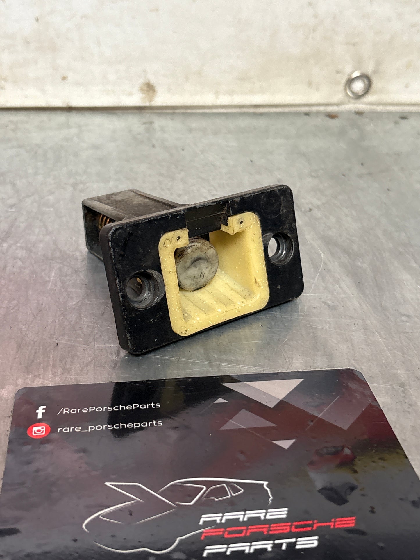 Porsche 928 rear boot lock receiver, 92851205503