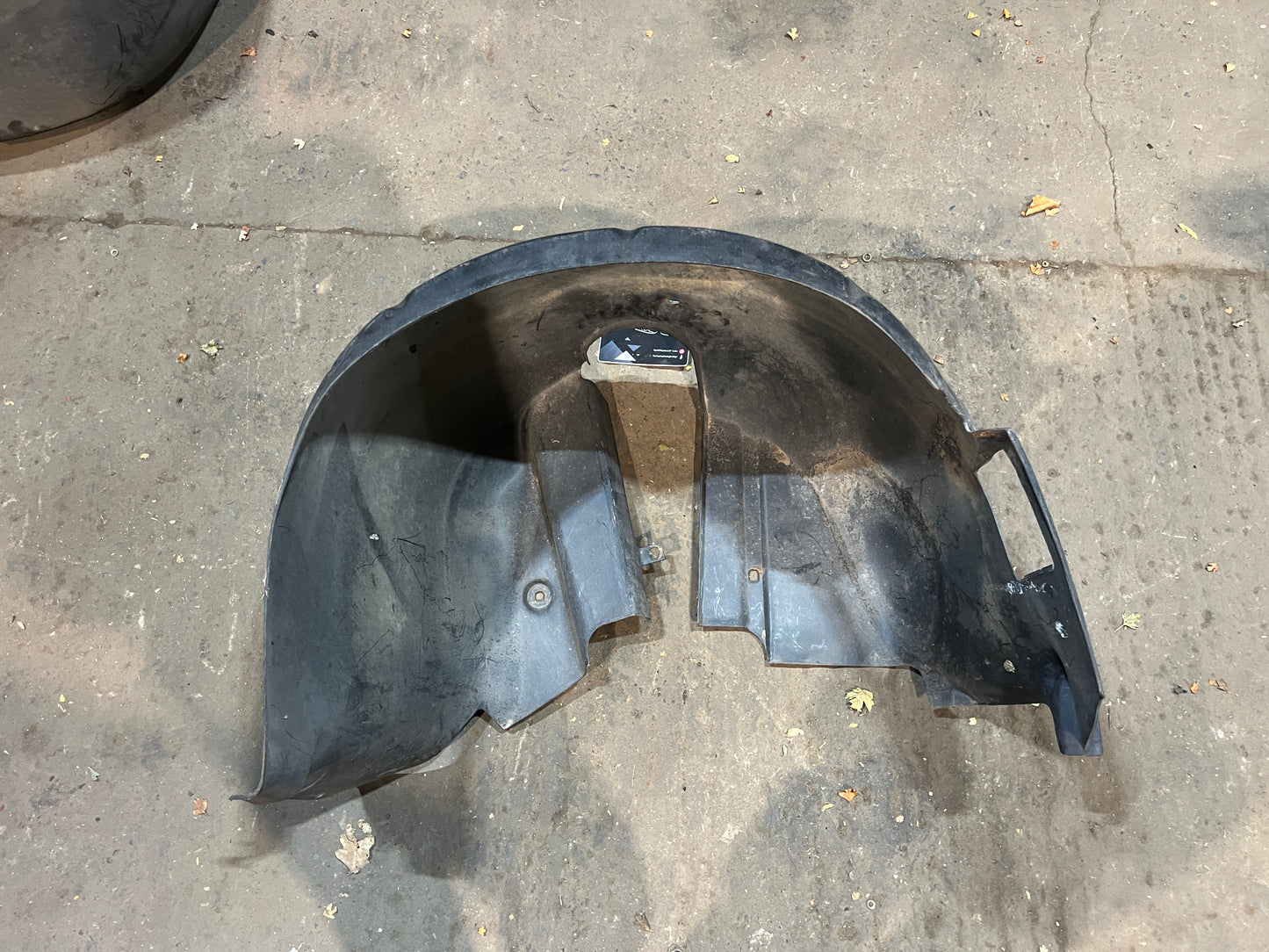 Porsche 944 from 85.5 arch liner Right, 94450438200, used spare or repairs