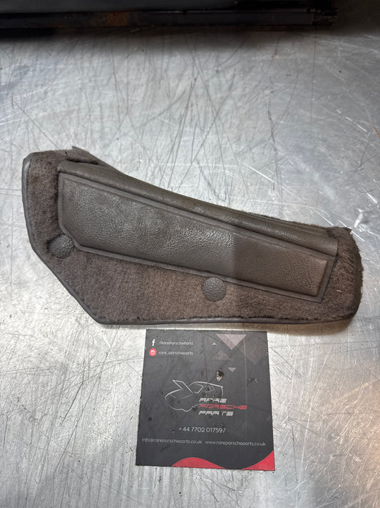 Pezzo di moquette poggiapiedi grigio Porsche 924S 944, usato