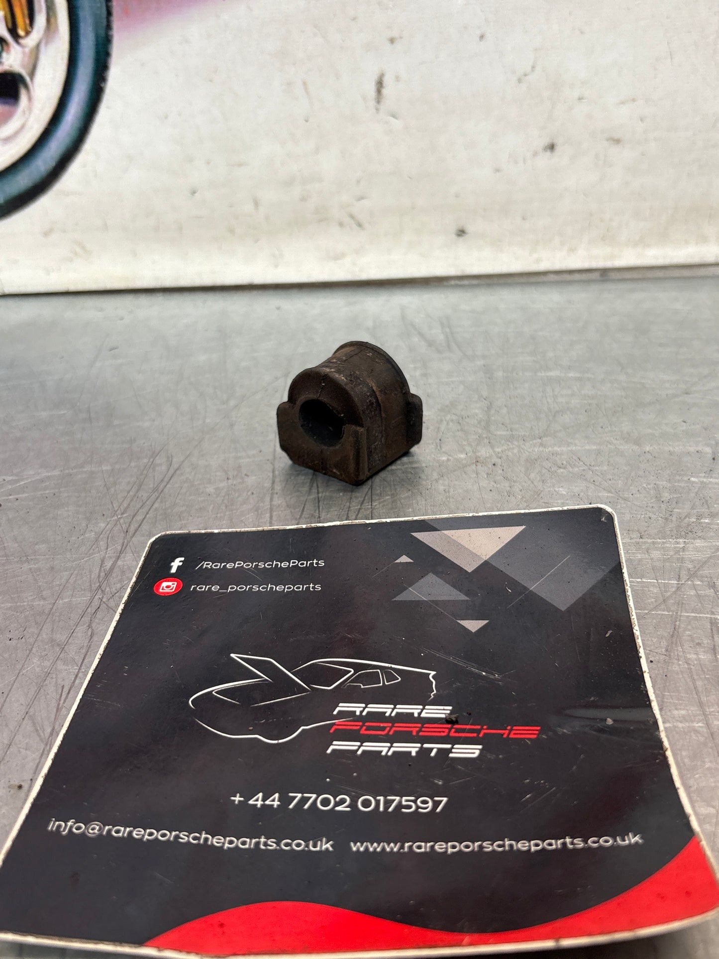 Porsche 924 anti roll bar bearing bracket rubber bush used 171411314A