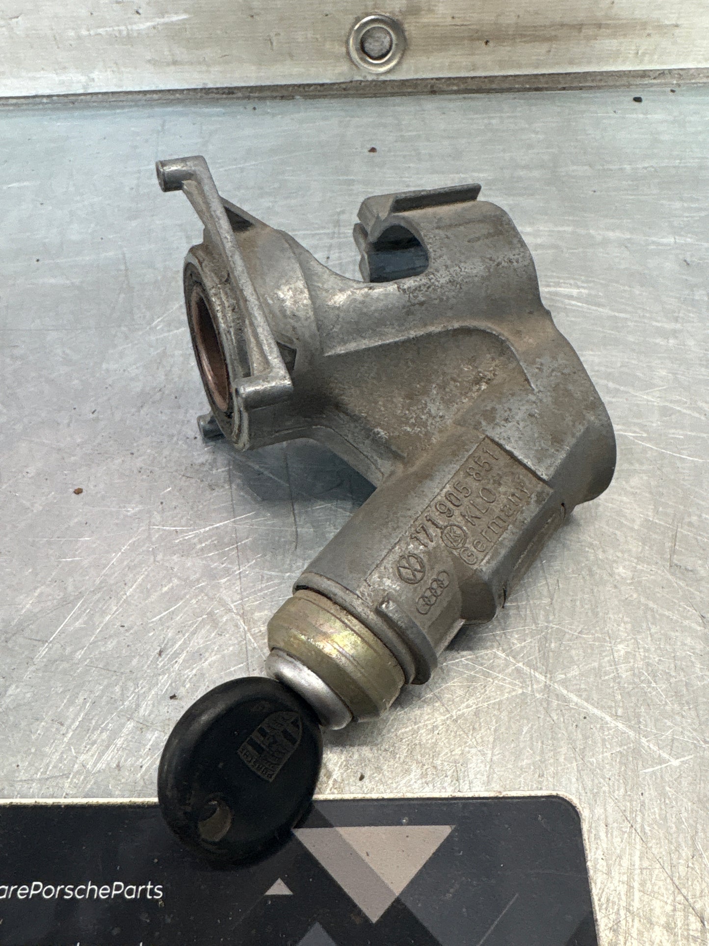 Porsche 924 / 944 ignition barrel. 171905851 used