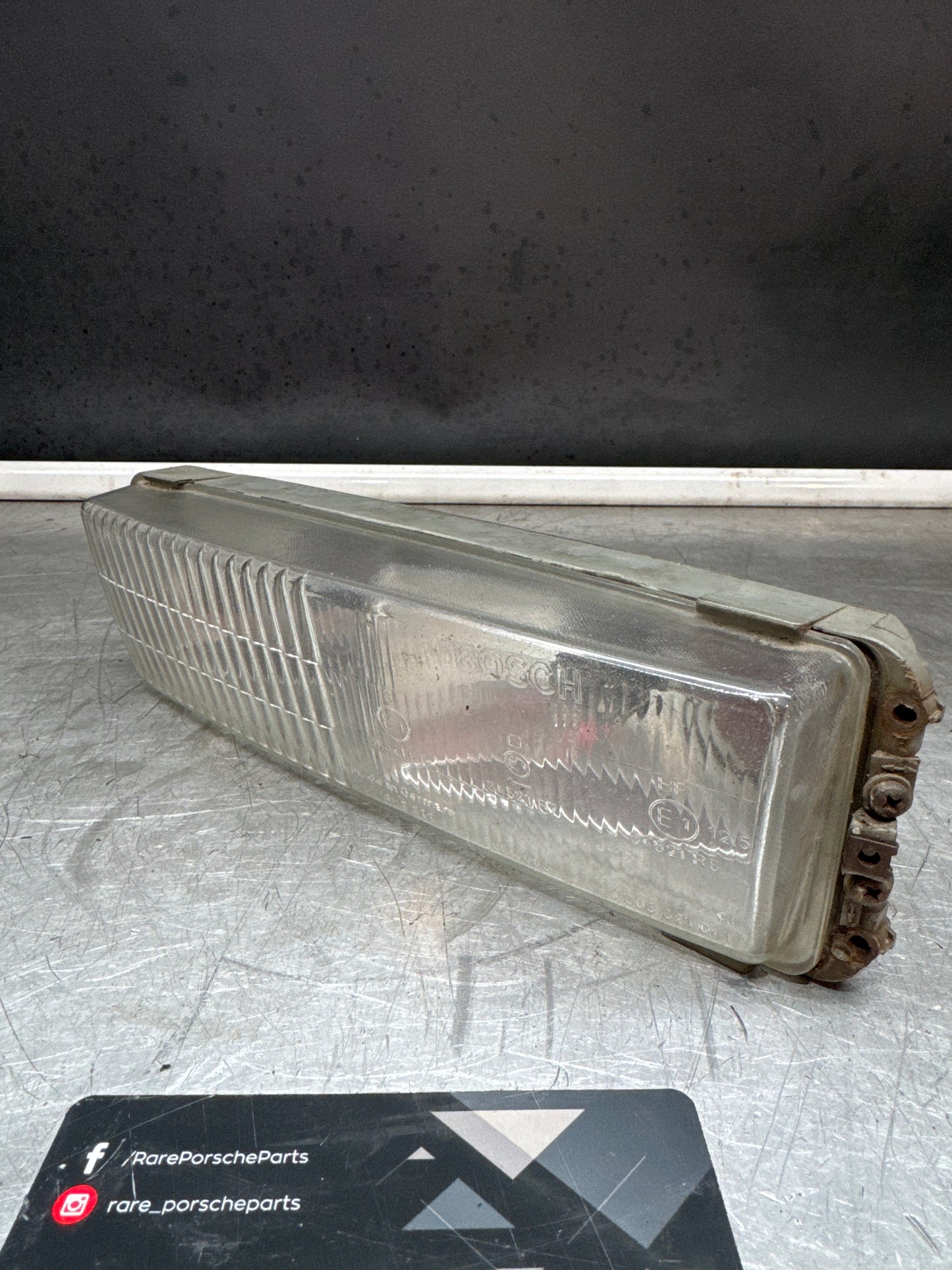 Porsche 944 S2 / Turbo Right side fog light. Spares or repairs. 95163121100