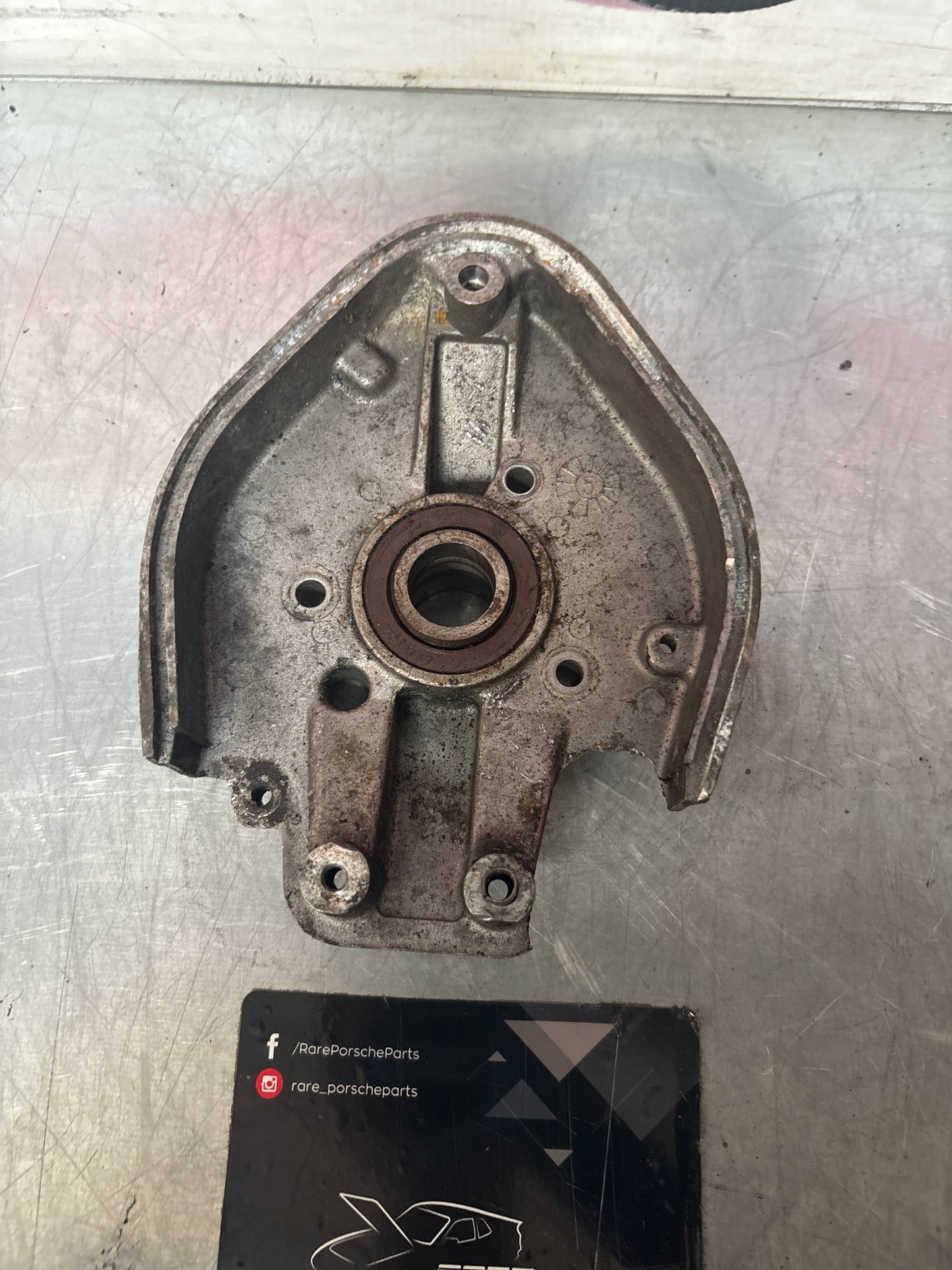 Porsche 924S / 944 camshaft inner bearing house, used 9441051193R