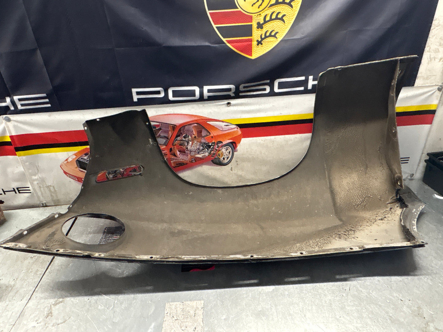 Porsche 928 -87 front left wing, 92850301103 used