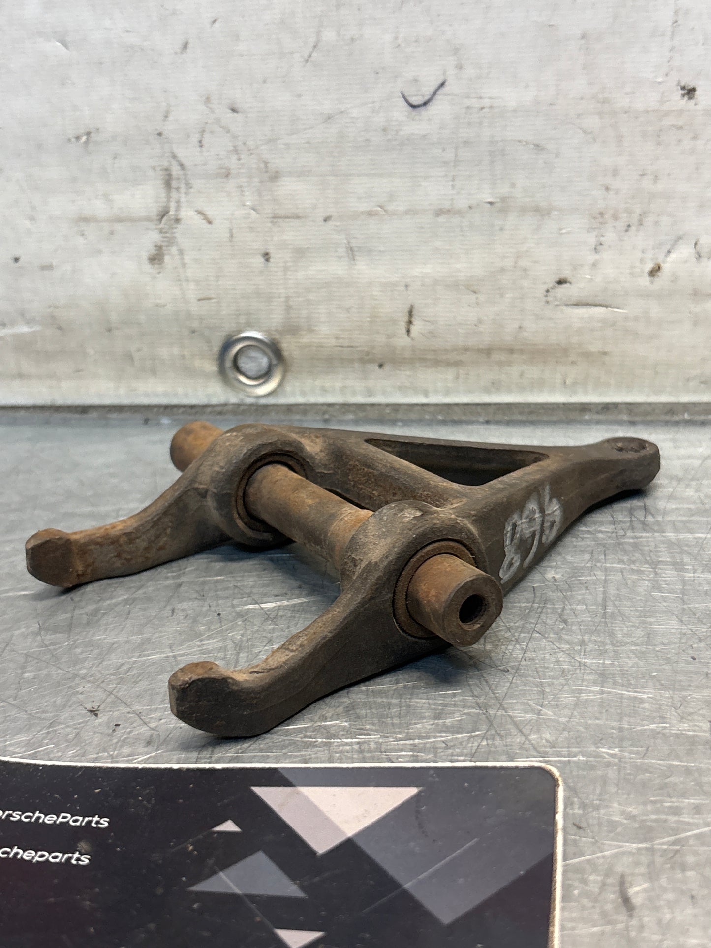 Porsche 968 clutch release fork, used 9441100350R