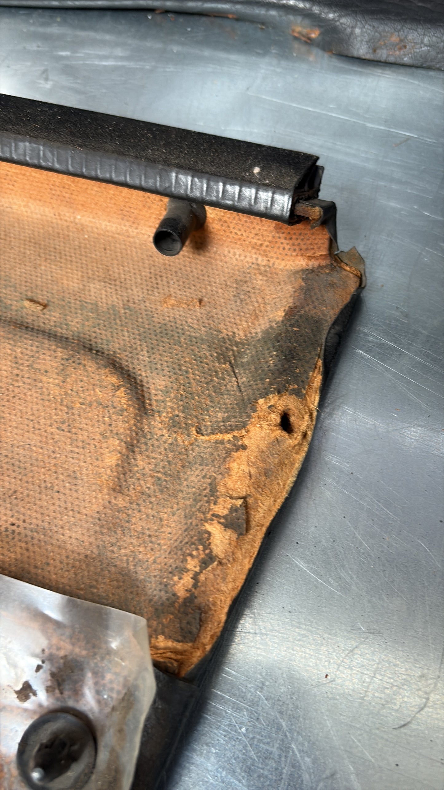 Porsche 924 / 944 Pair of early manual scripted door cards, used for spares or repair 477867012 / 477867011