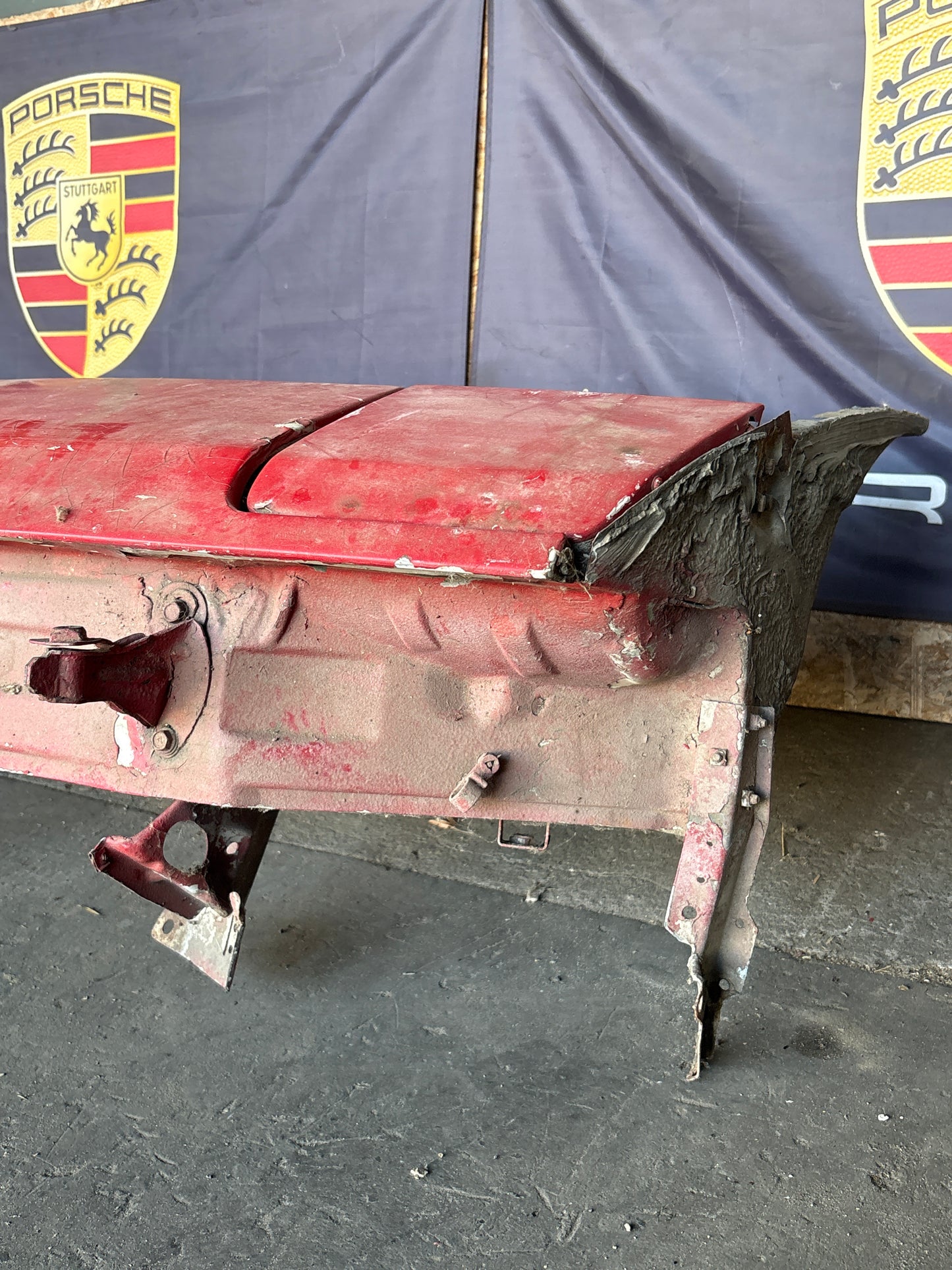 Porsche 924 Front end section cut 477805591