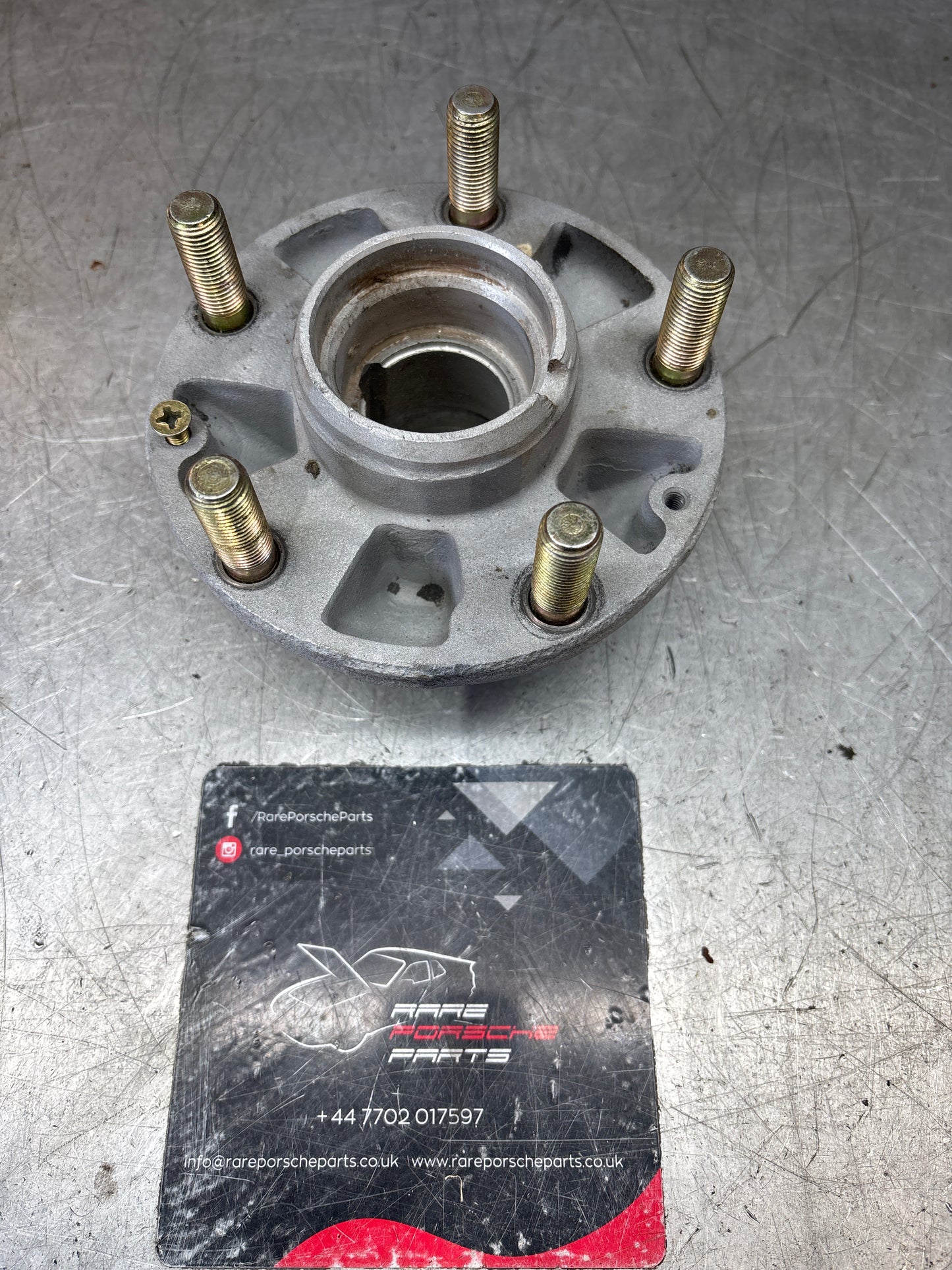 Porsche 944 front hub S2 Turbo with ABS 9513416053R, refurbished