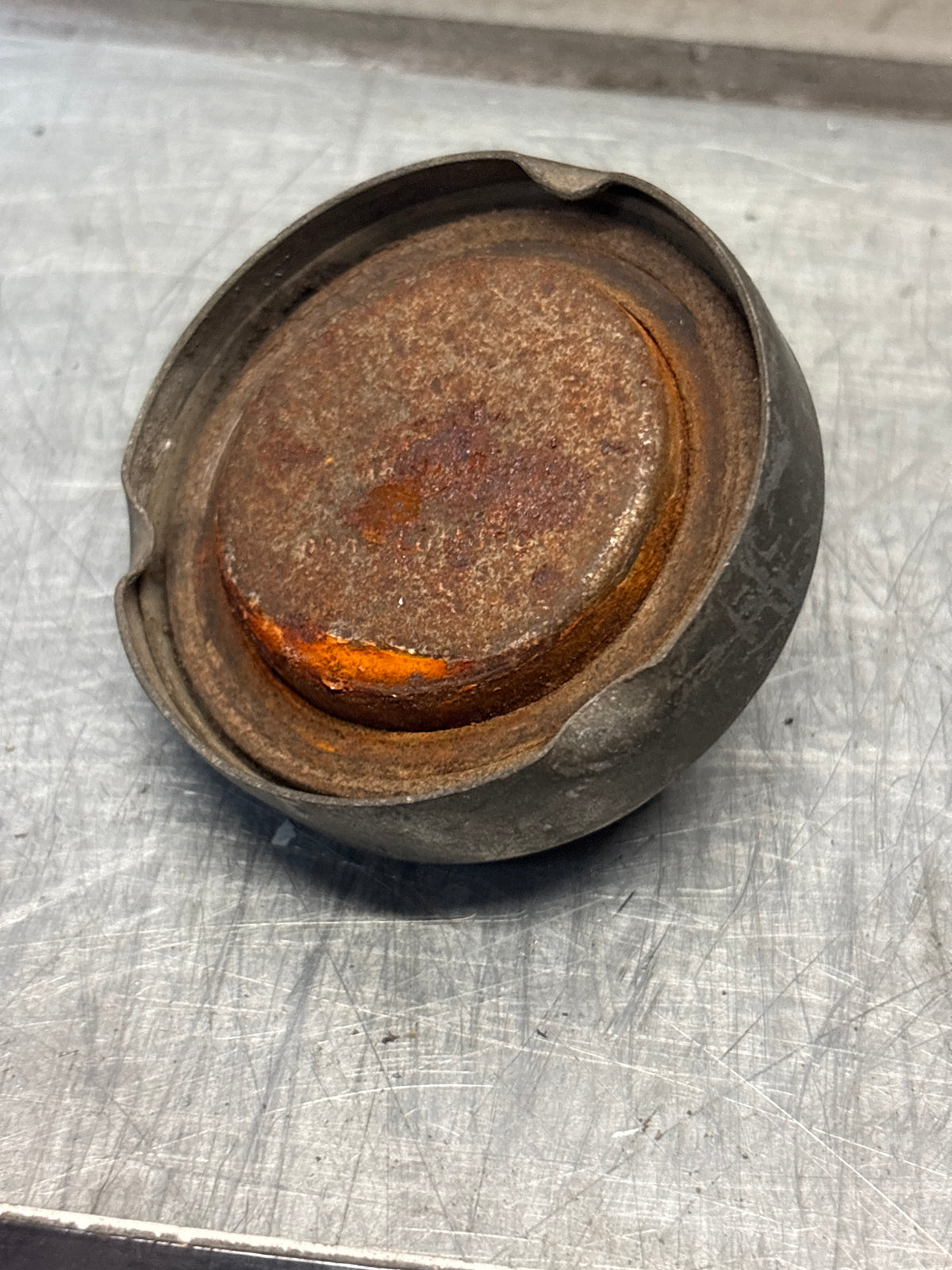 Porsche 911 F fuel tank cap, used 90120127100
